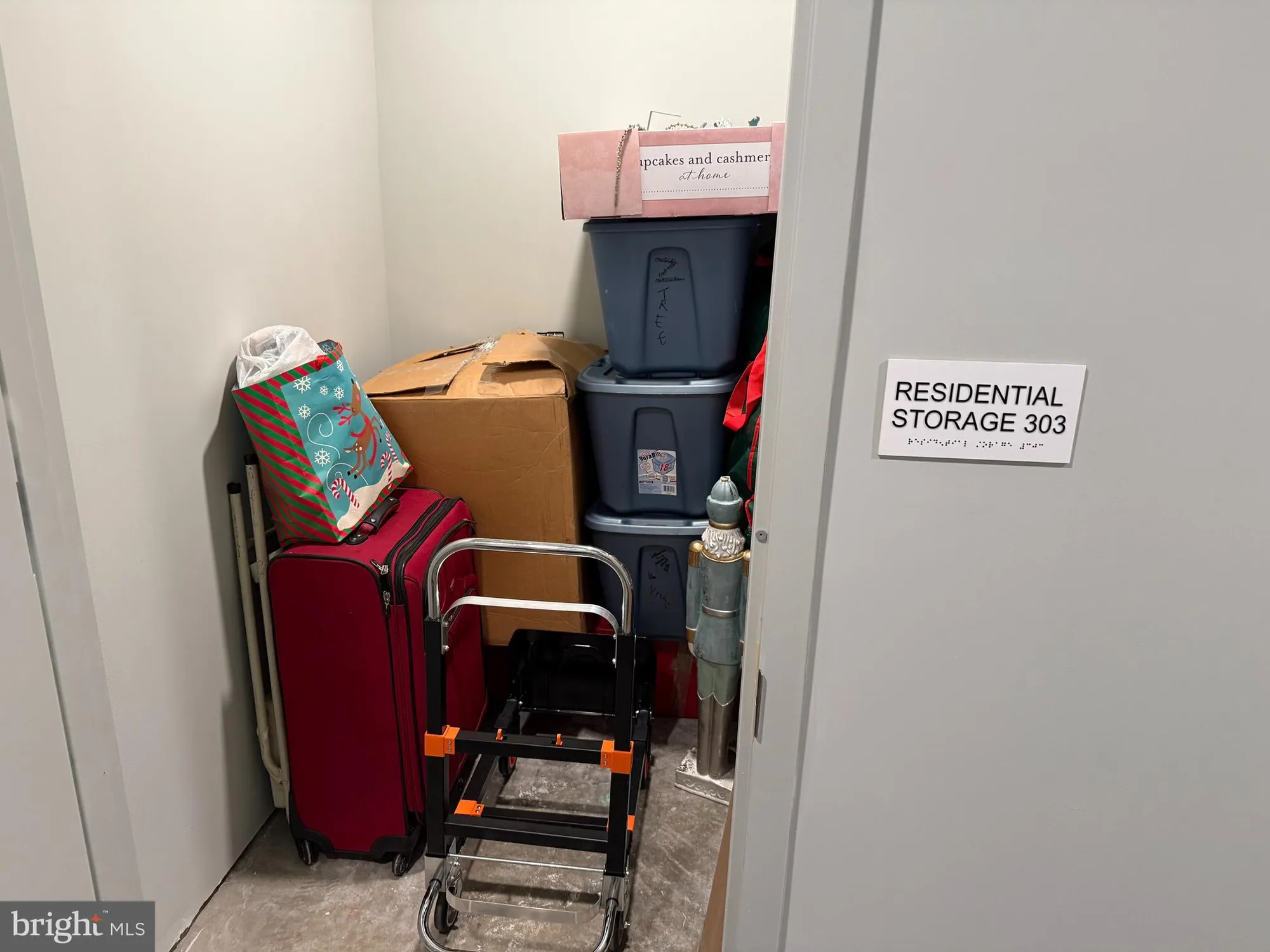 Property Slideshow image 30 of 41 | 13970 englefield dr unit 303, Woodbridge, VA, 22193