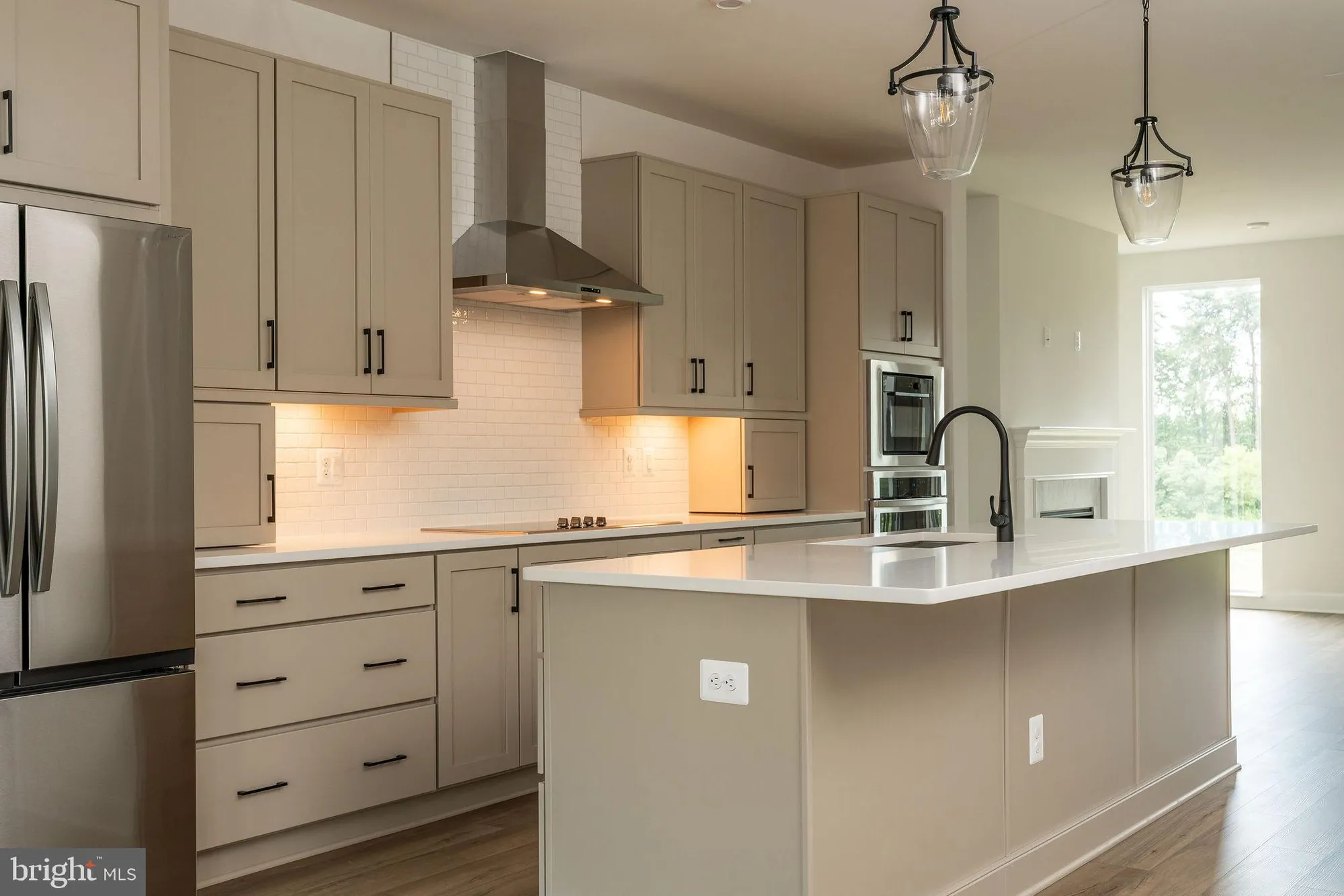 Property Slideshow image 4 of 18 | 645 angelfish way, Woodbridge, VA, 22191