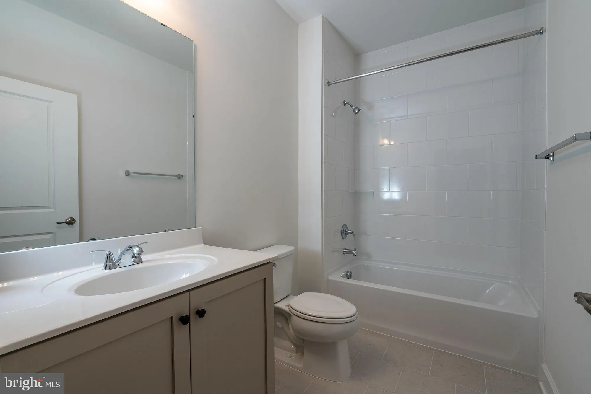 Property Slideshow image 15 of 18 | 645 angelfish way, Woodbridge, VA, 22191