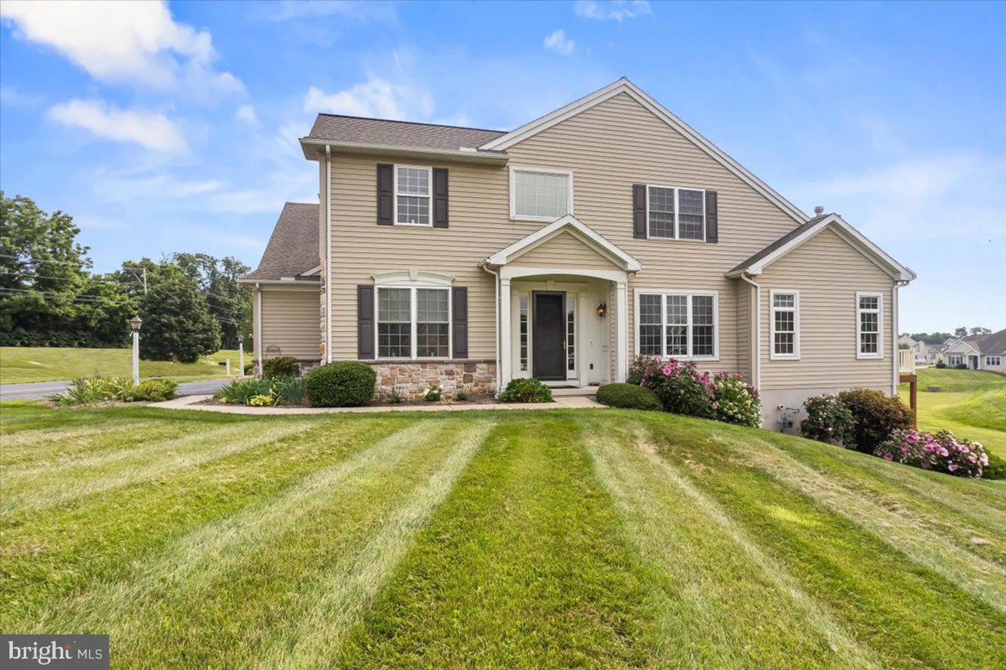 Property Slideshow image 8 of 59 | 427 carmella dr, Mechanicsburg, PA, 17050