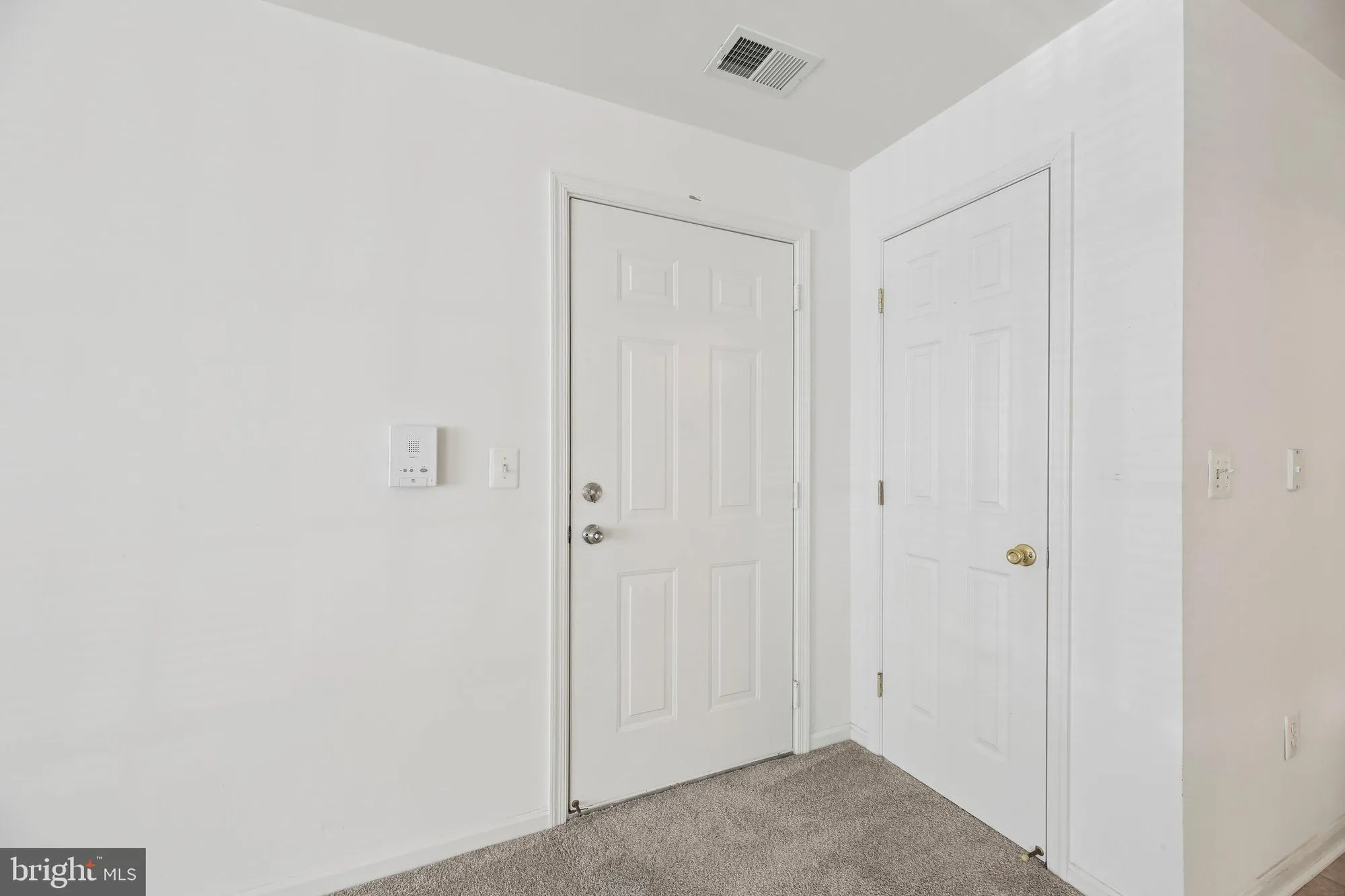 Property Slideshow image 4 of 23 | 2003 rudy serra dr unit 1d, Eldersburg, MD, 21784