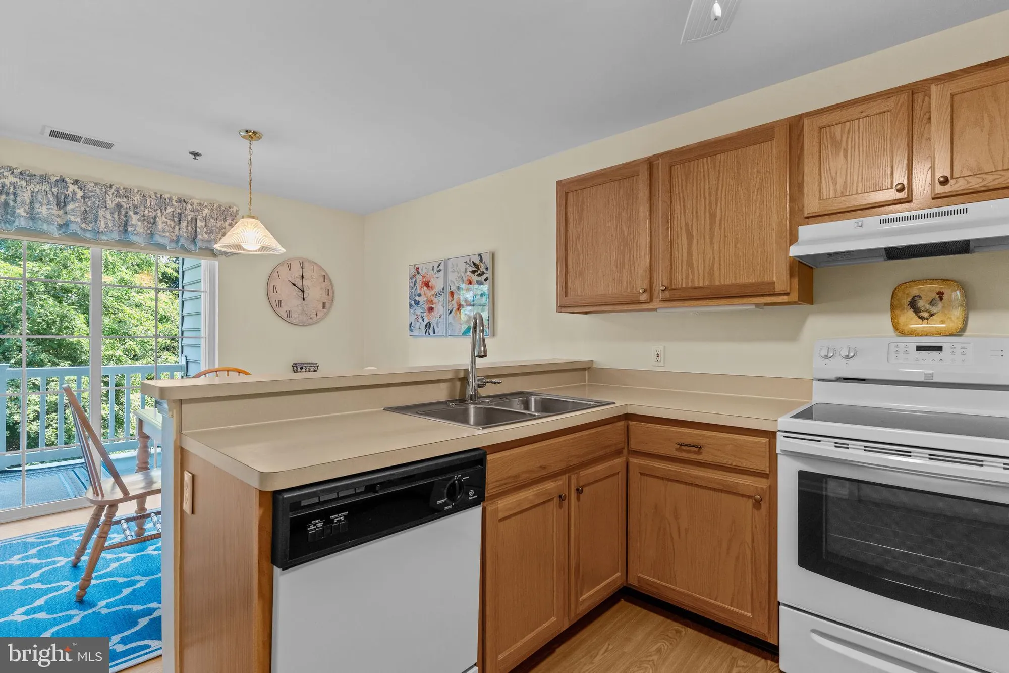 Property Slideshow image 5 of 29 | 42 w college ave apt 222, Yardley, PA, 19067