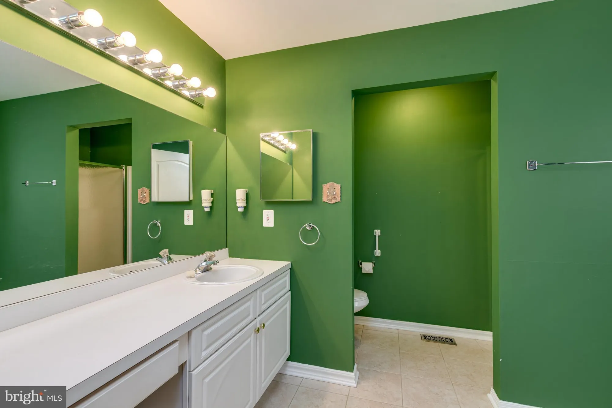 Property Slideshow image 25 of 37 | 382 saint thomas blvd, Williamstown, NJ, 08094