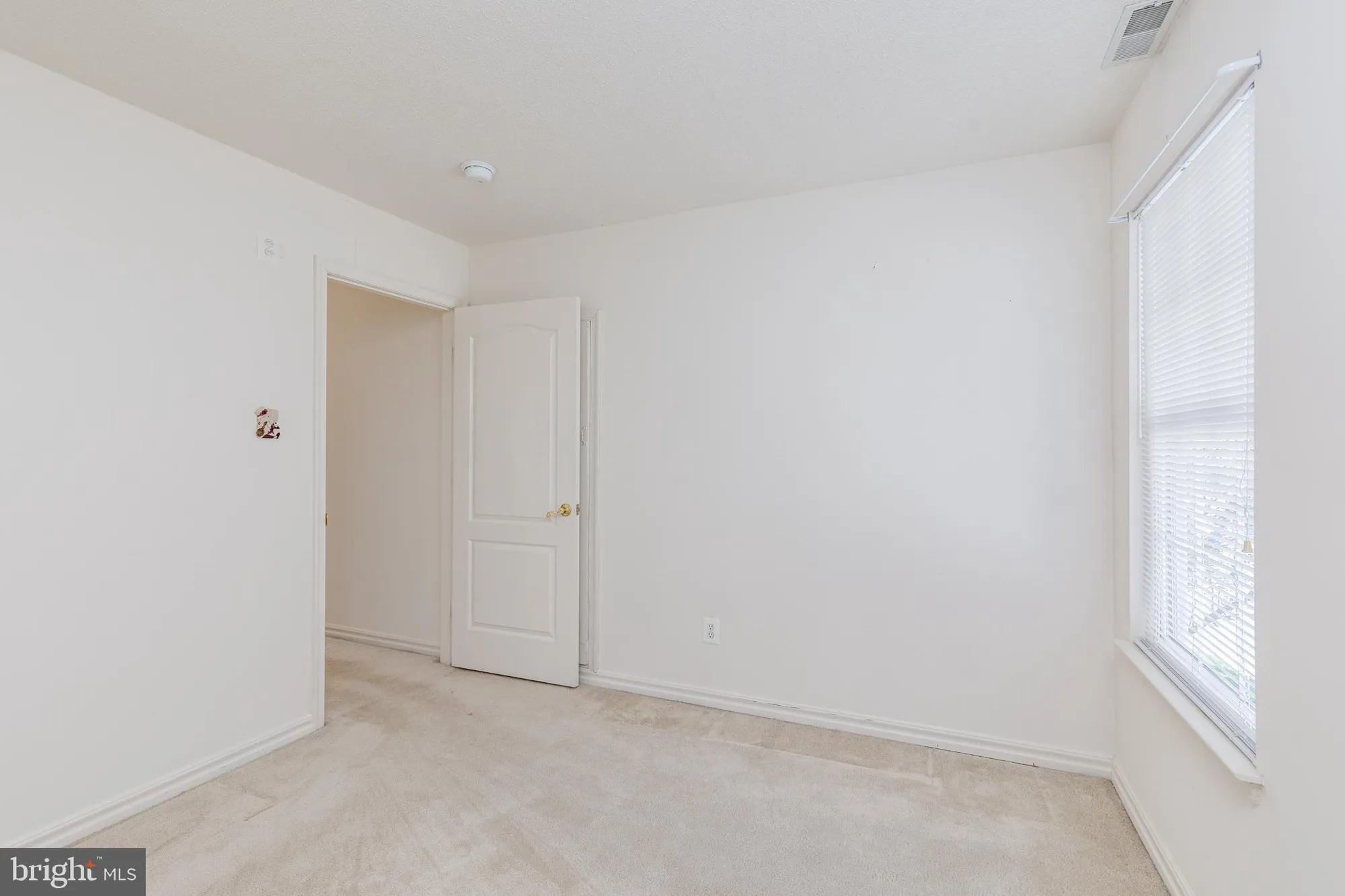 Property Slideshow image 32 of 37 | 382 saint thomas blvd, Williamstown, NJ, 08094