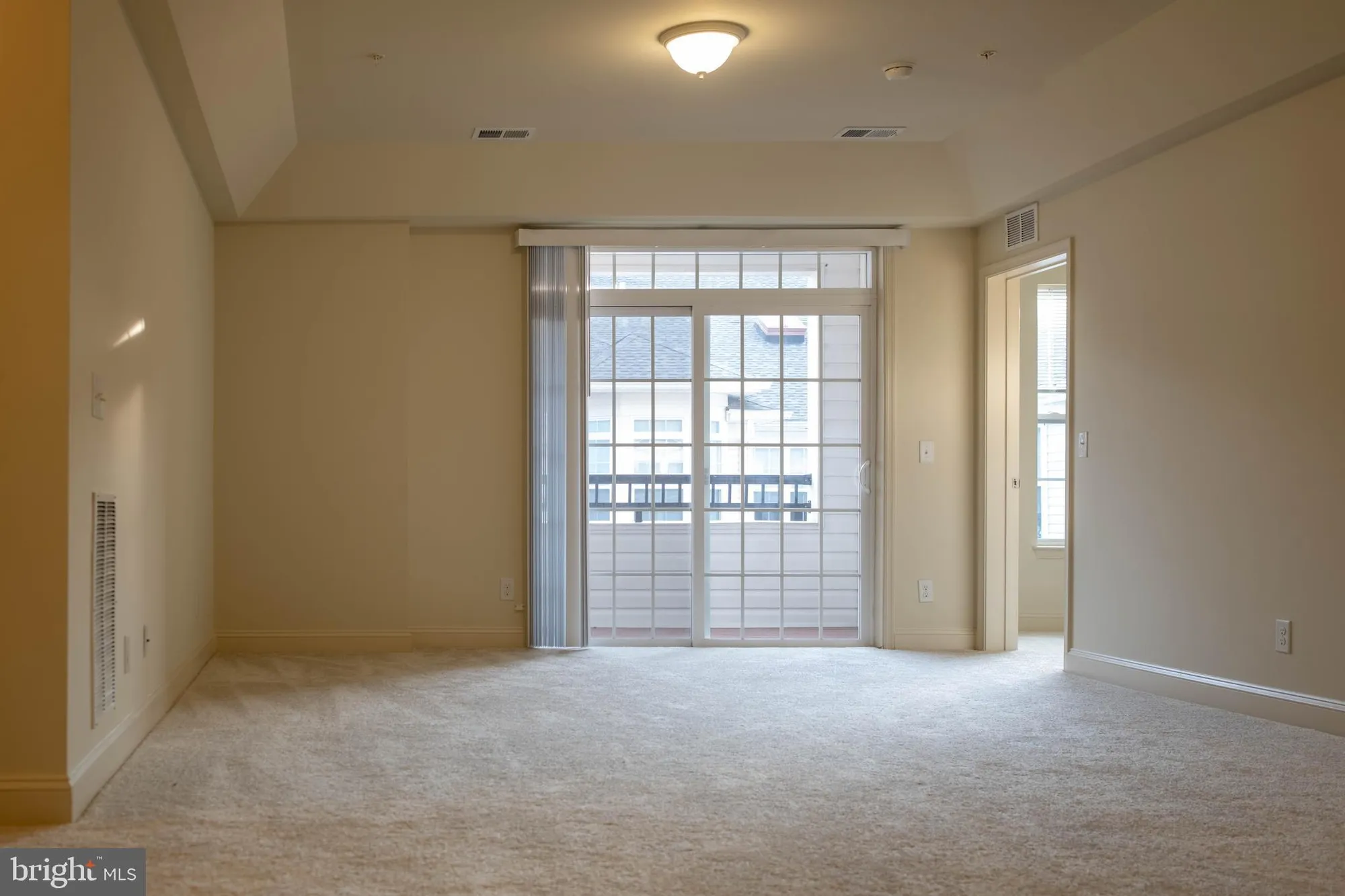 Property Slideshow image 9 of 42 | 9202 charleston dr 405, Manassas, VA, 20110