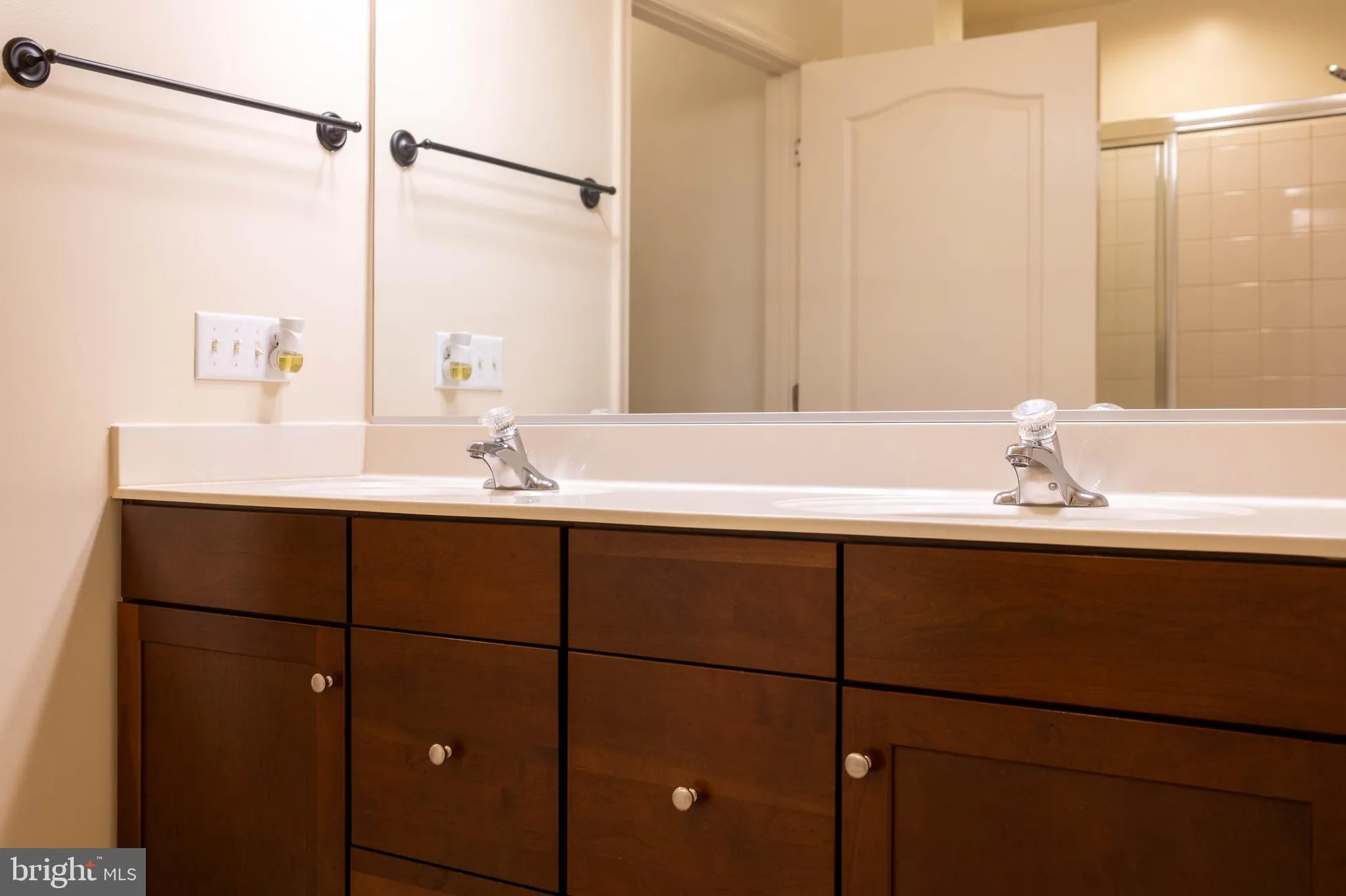 Property Slideshow image 22 of 42 | 9202 charleston dr 405, Manassas, VA, 20110