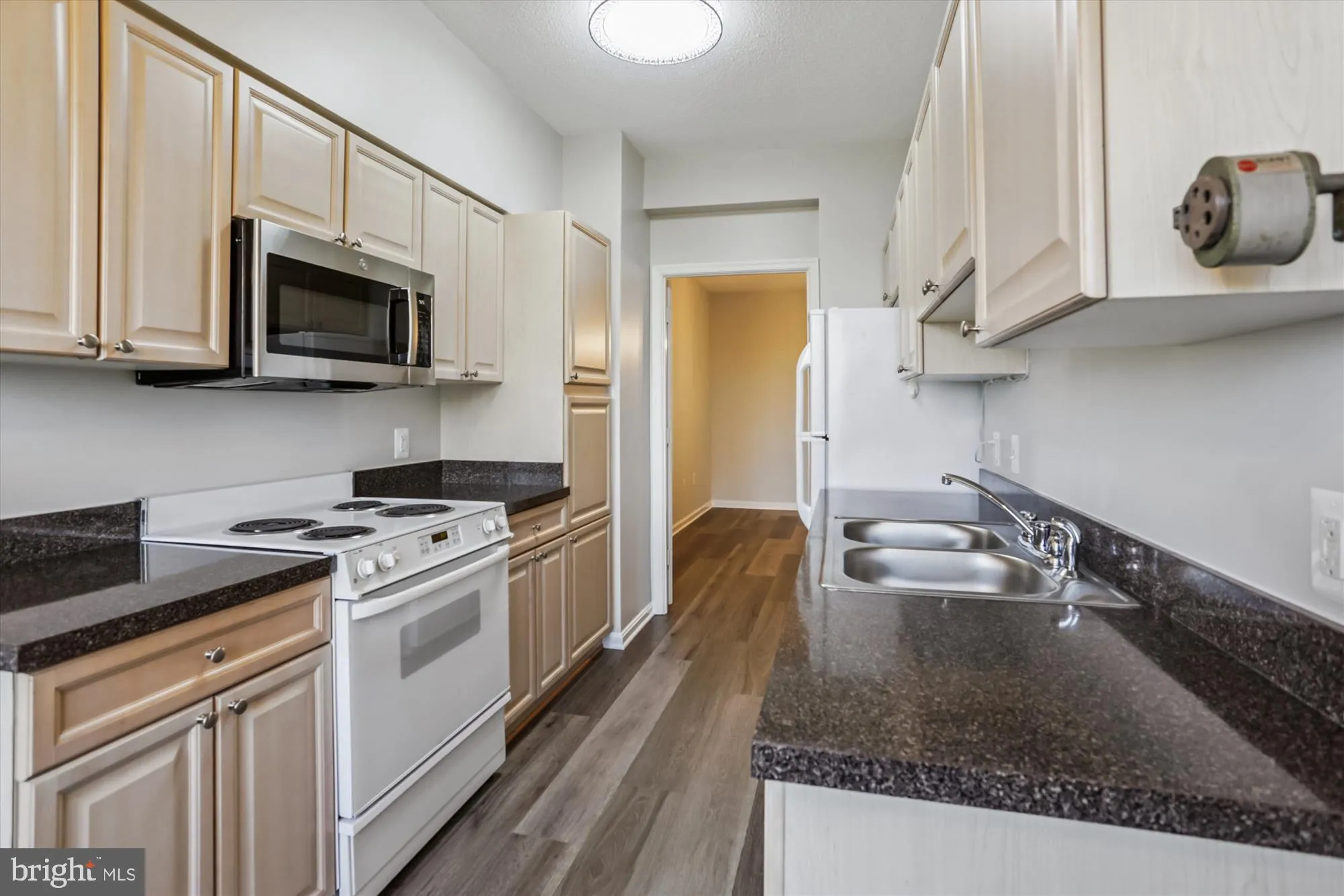 Property Slideshow image 17 of 88 | 3100 n leisure world blvd apt 923, Silver Spring, MD, 20906