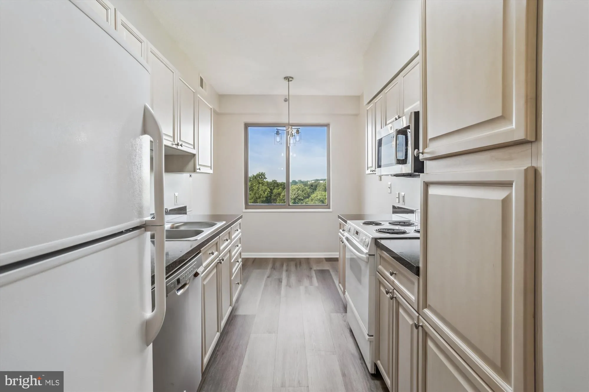 Property Slideshow image 18 of 88 | 3100 n leisure world blvd apt 923, Silver Spring, MD, 20906