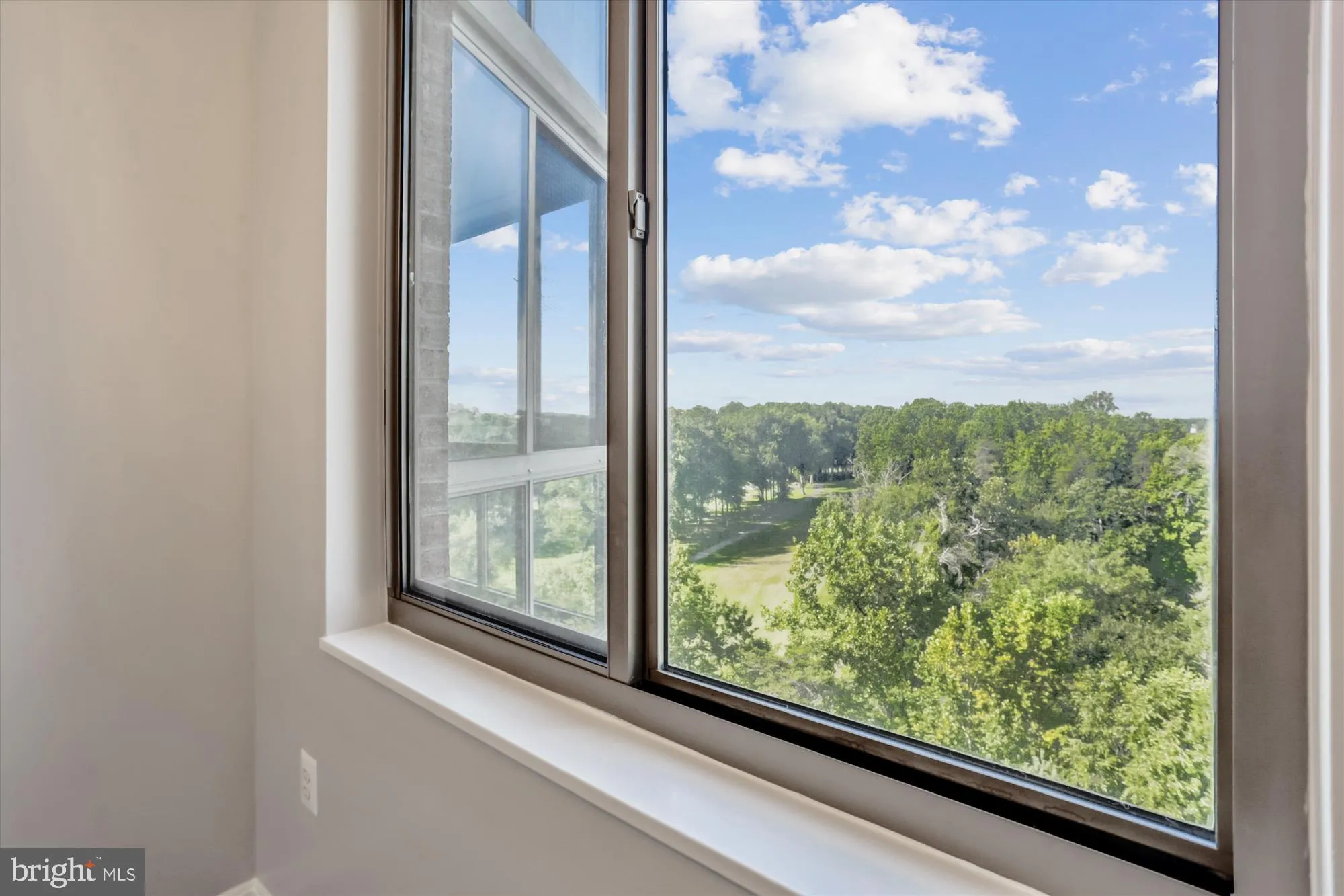 Property Slideshow image 33 of 88 | 3100 n leisure world blvd apt 923, Silver Spring, MD, 20906