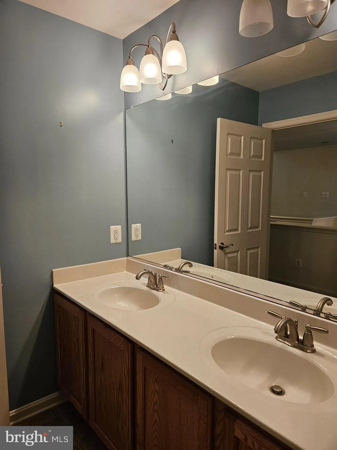 Property Slideshow image 32 of 52 | 228 anita ct, Newark, DE, 19702