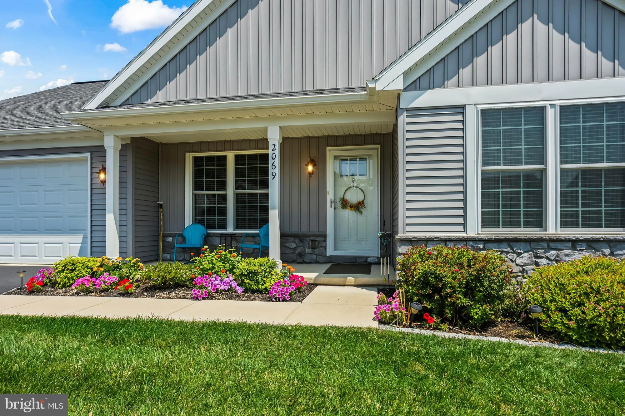 Property Slideshow image 8 of 41 | 2069 spring wood ln, Mechanicsburg, PA, 17055