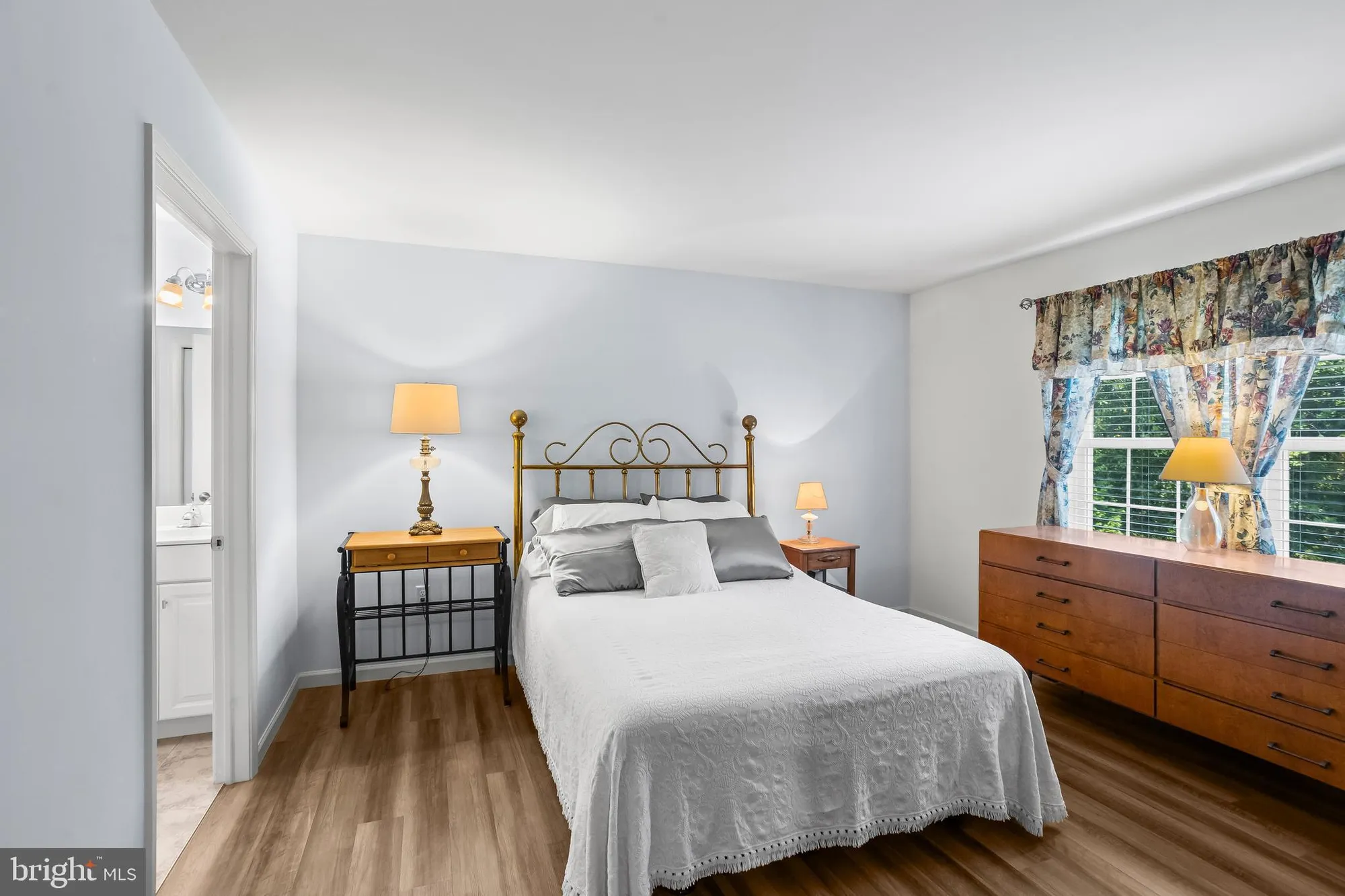 Property Slideshow image 20 of 41 | 2069 spring wood ln, Mechanicsburg, PA, 17055