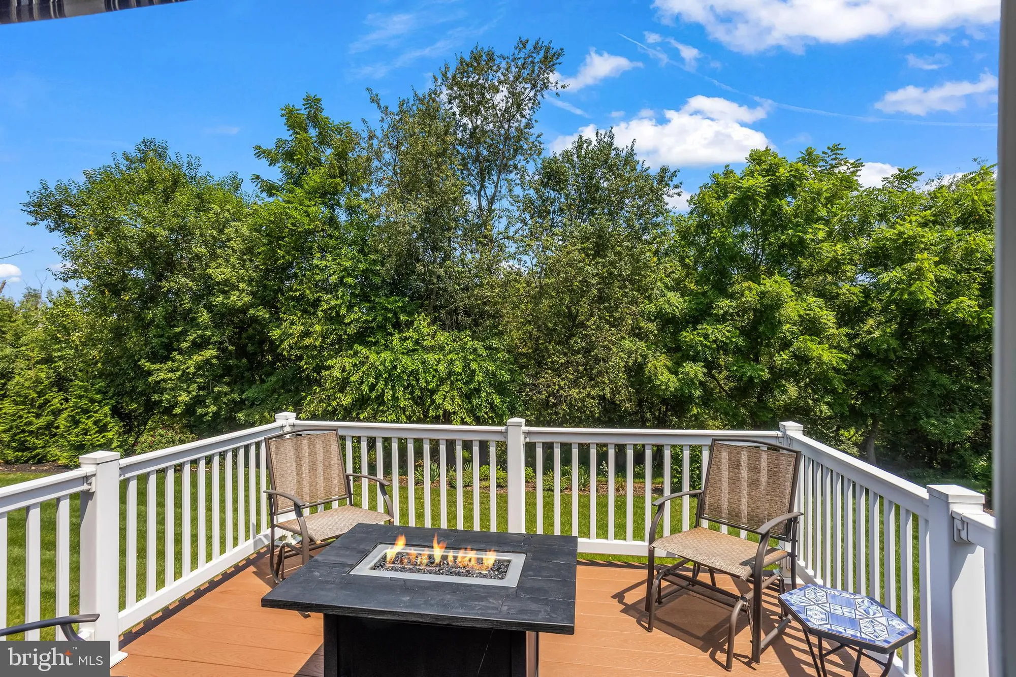 Property Slideshow image 32 of 41 | 2069 spring wood ln, Mechanicsburg, PA, 17055