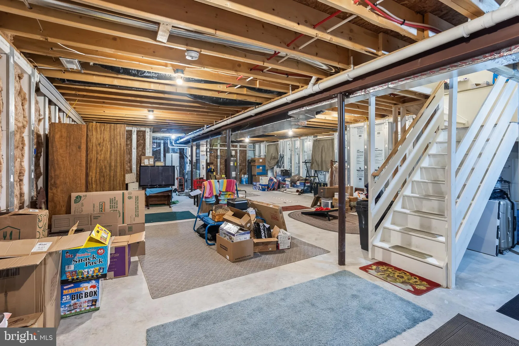 Property Slideshow image 34 of 41 | 2069 spring wood ln, Mechanicsburg, PA, 17055