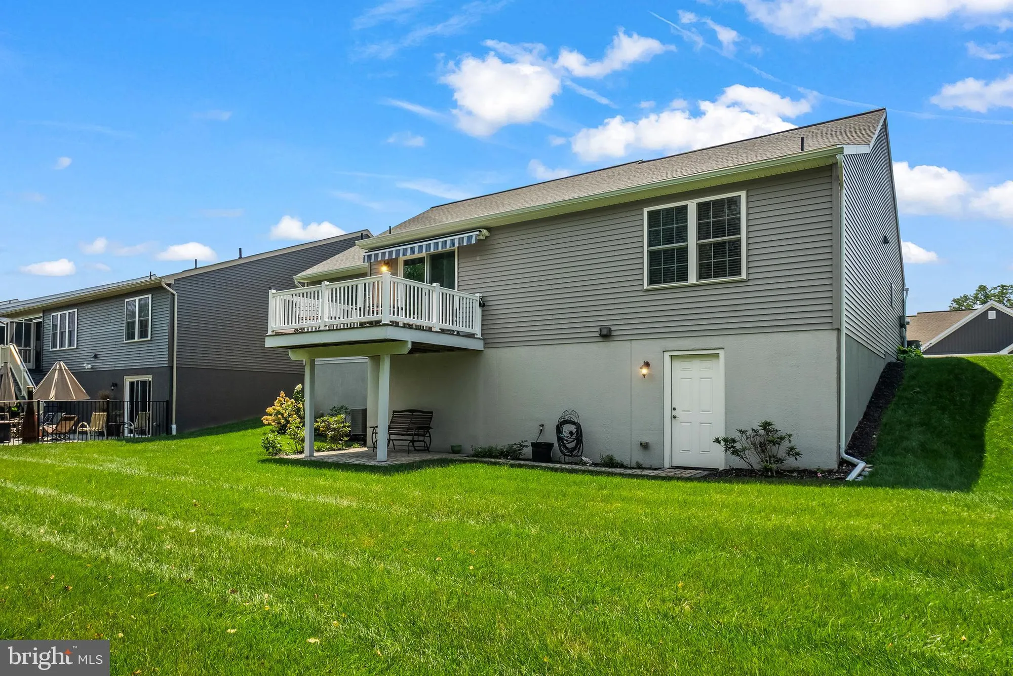 Property Slideshow image 36 of 41 | 2069 spring wood ln, Mechanicsburg, PA, 17055