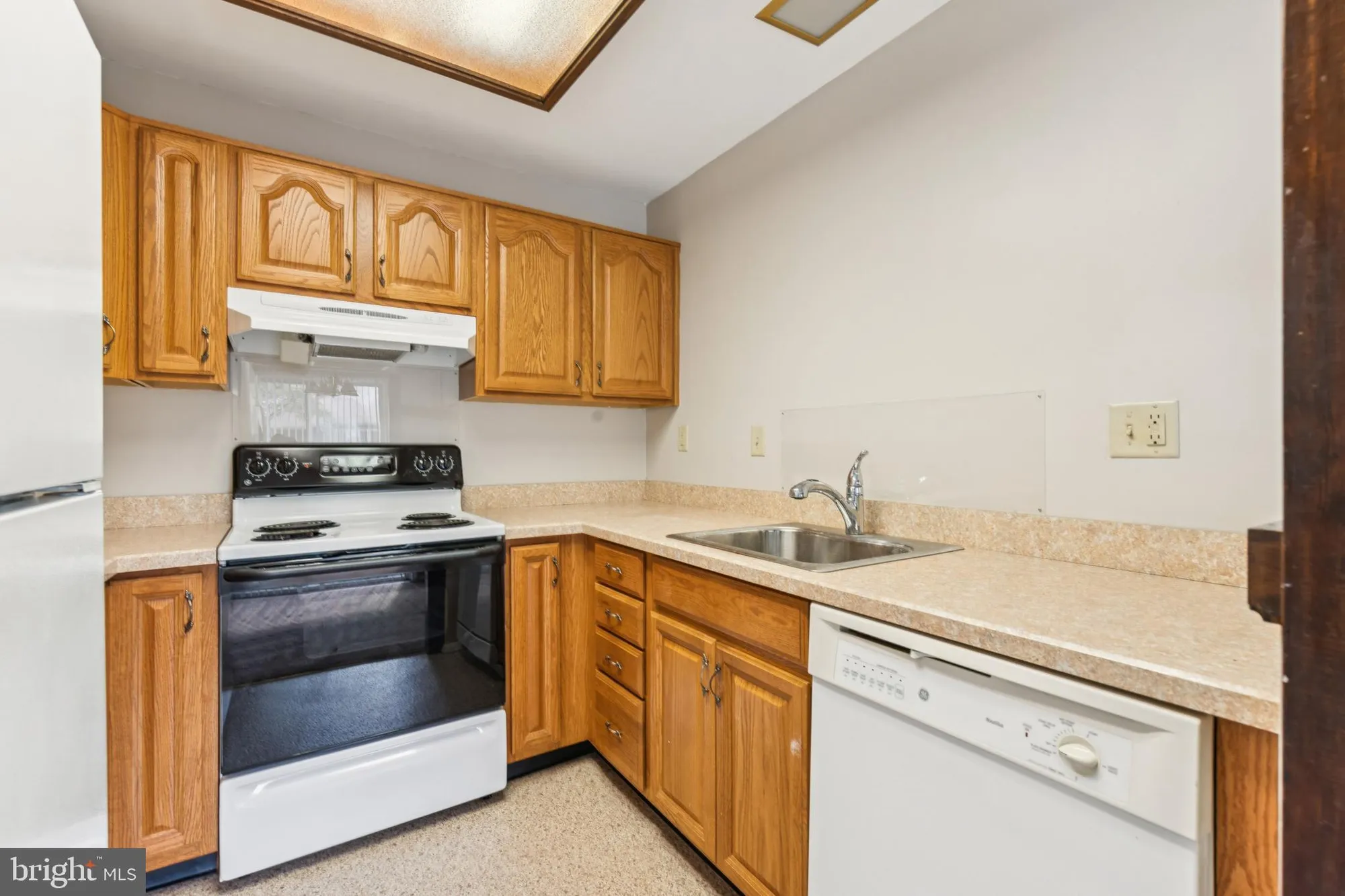 Property Slideshow image 14 of 37 | 439 chesterfield ct h, Manchester Township, NJ, 08759