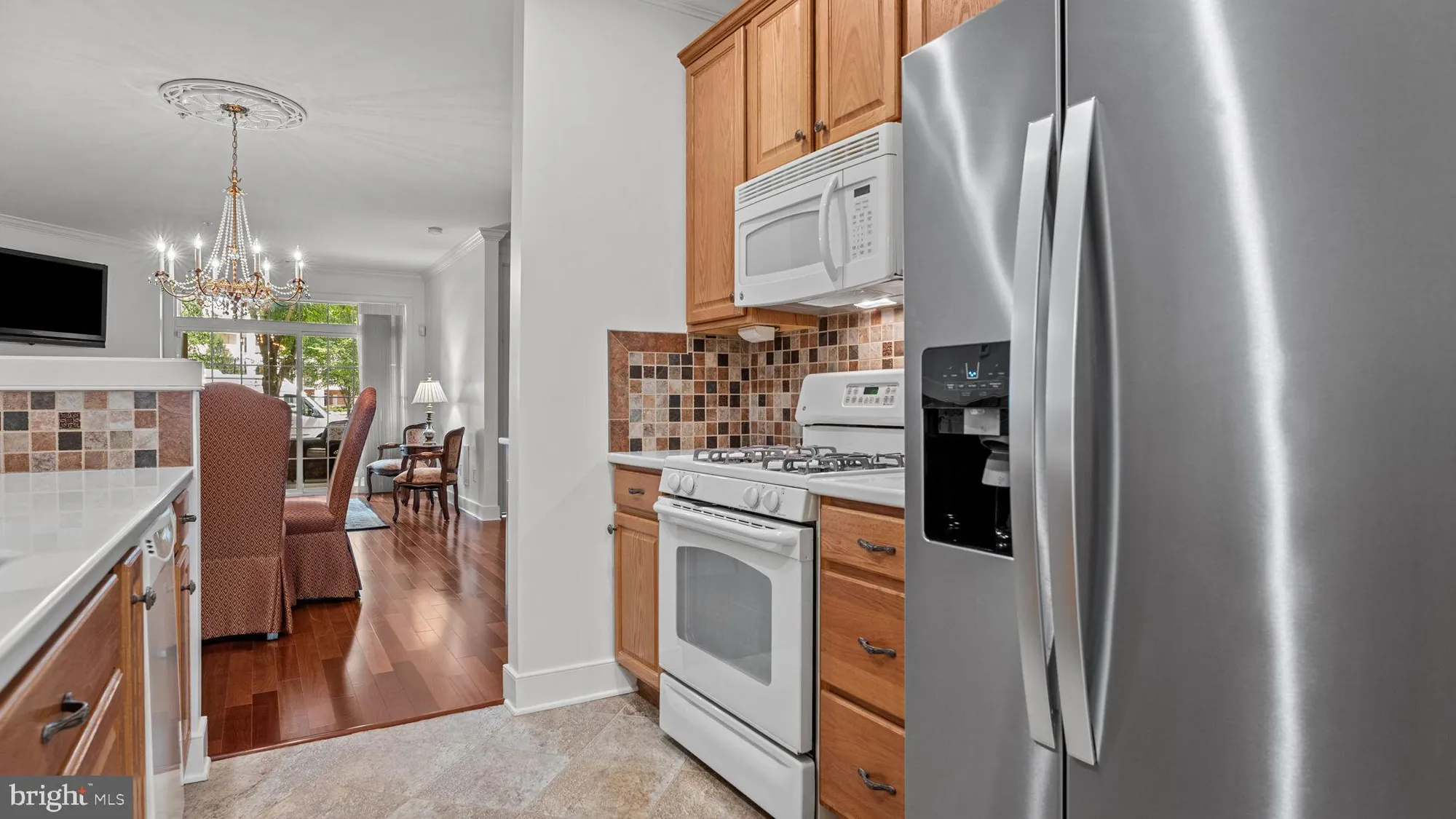 Property Slideshow image 7 of 29 | 2102 meridian blvd, Warrington, PA, 18976