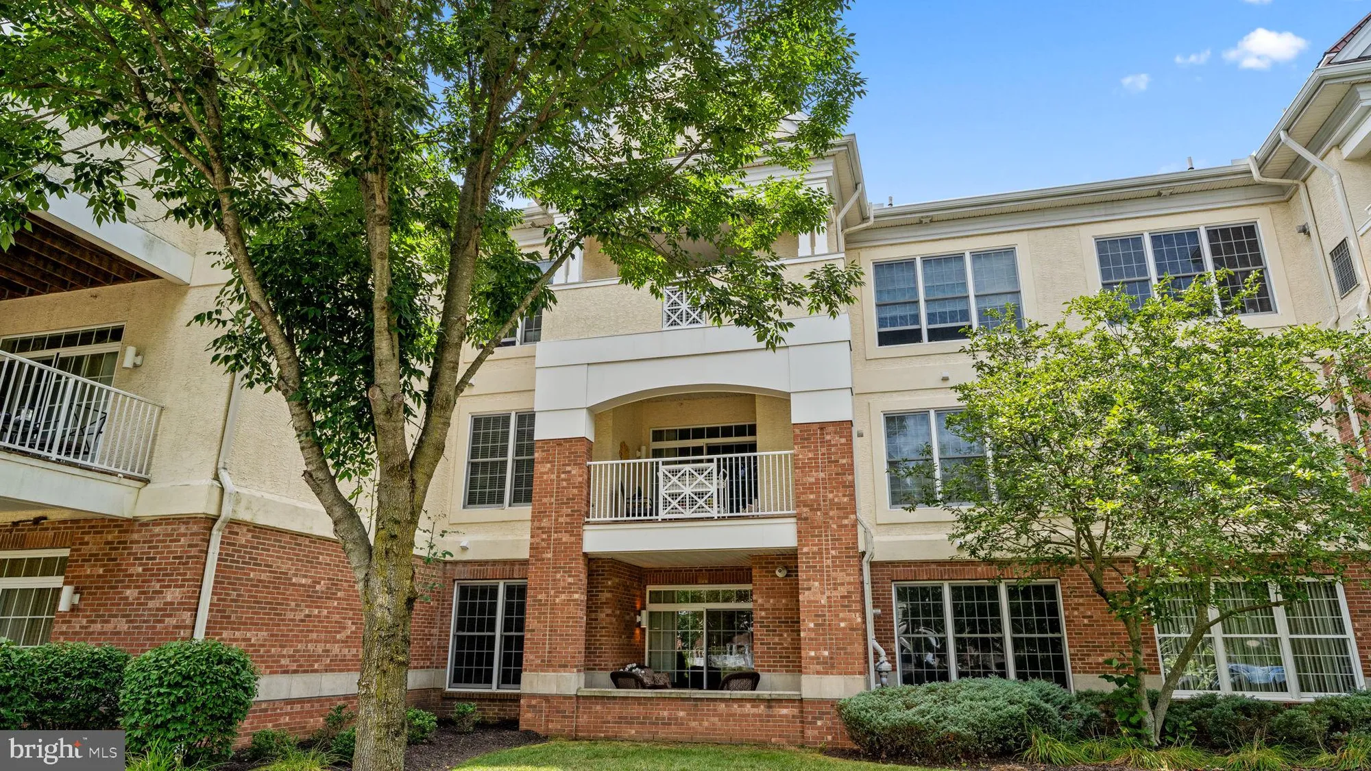 Property Slideshow image 2 of 29 | 2102 meridian blvd, Warrington, PA, 18976