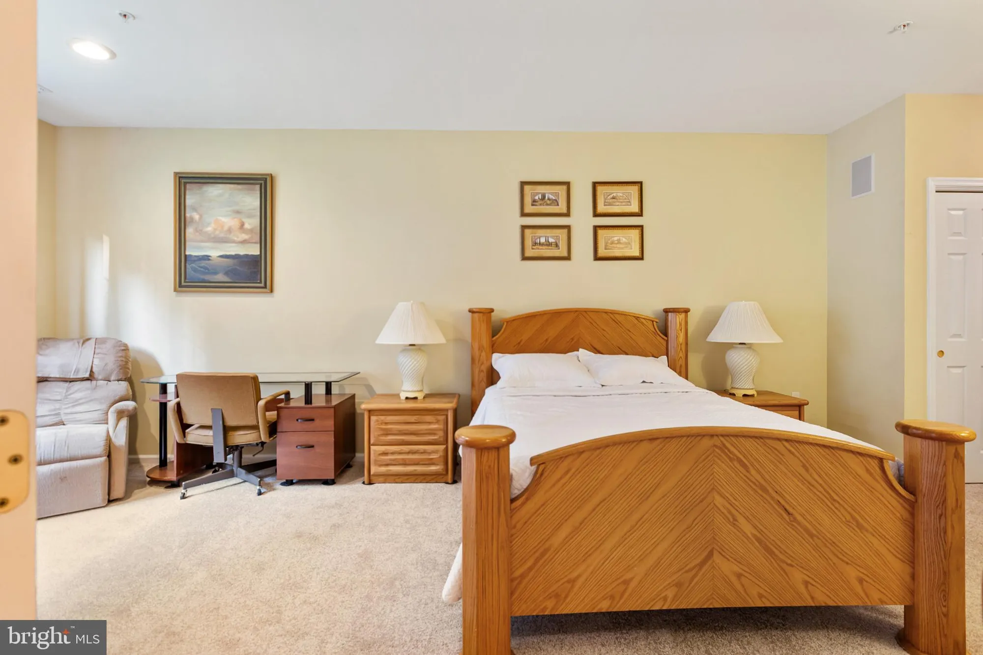 Property Slideshow image 23 of 56 | 2 falcon dr 202, Holland, PA, 18966