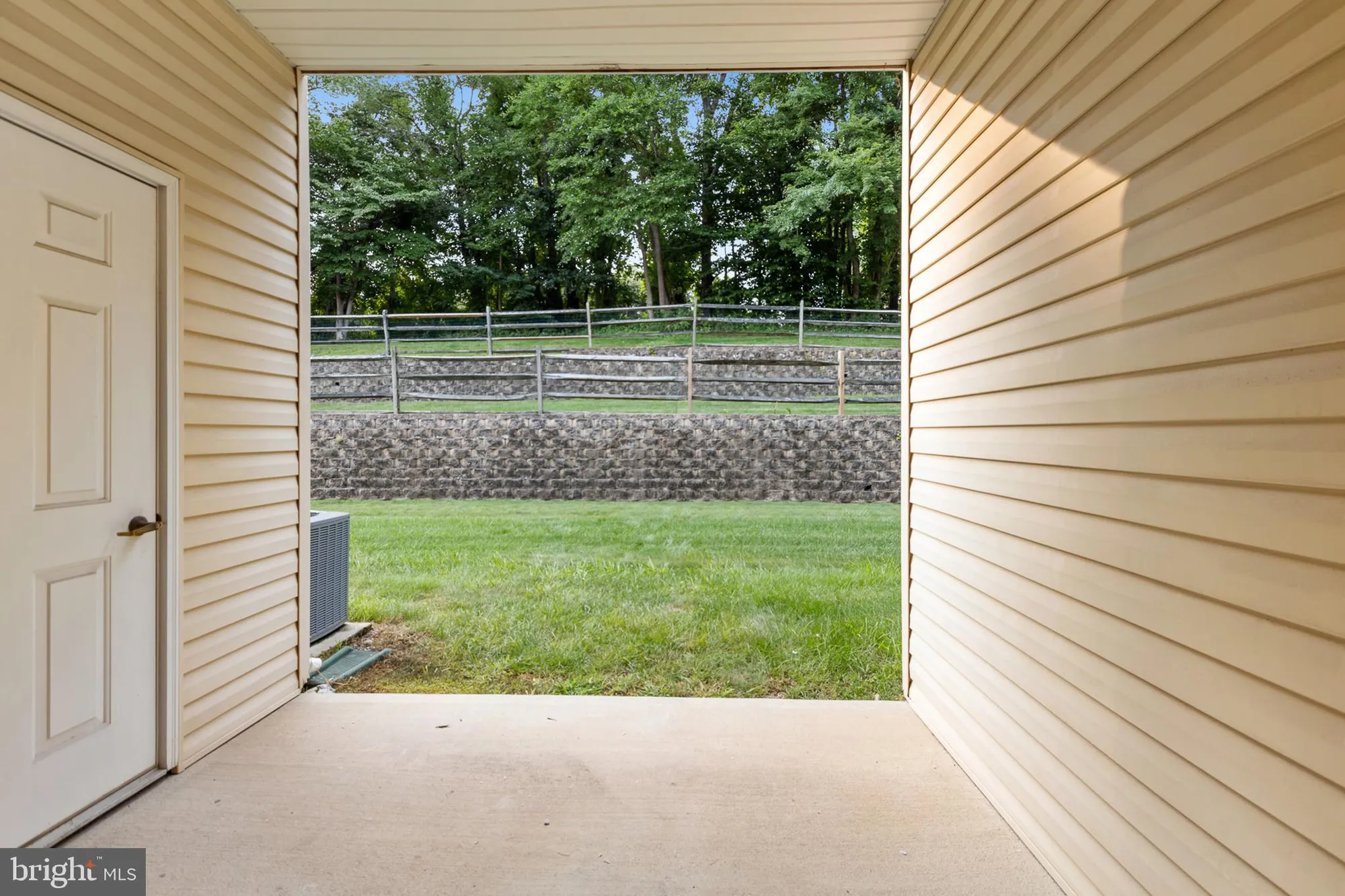 Property Slideshow image 4 of 56 | 2 falcon dr 202, Holland, PA, 18966