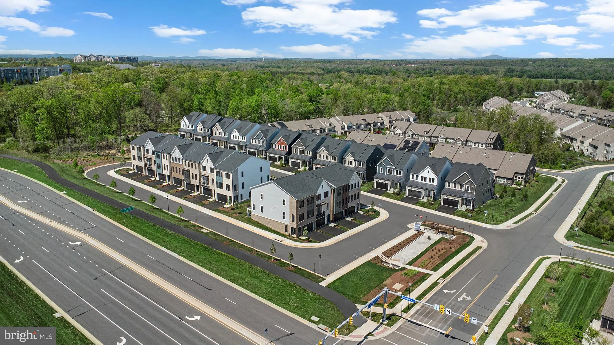 Property Slideshow image 40 of 49 | 44506 lowestoft sq, Ashburn, VA, 20147