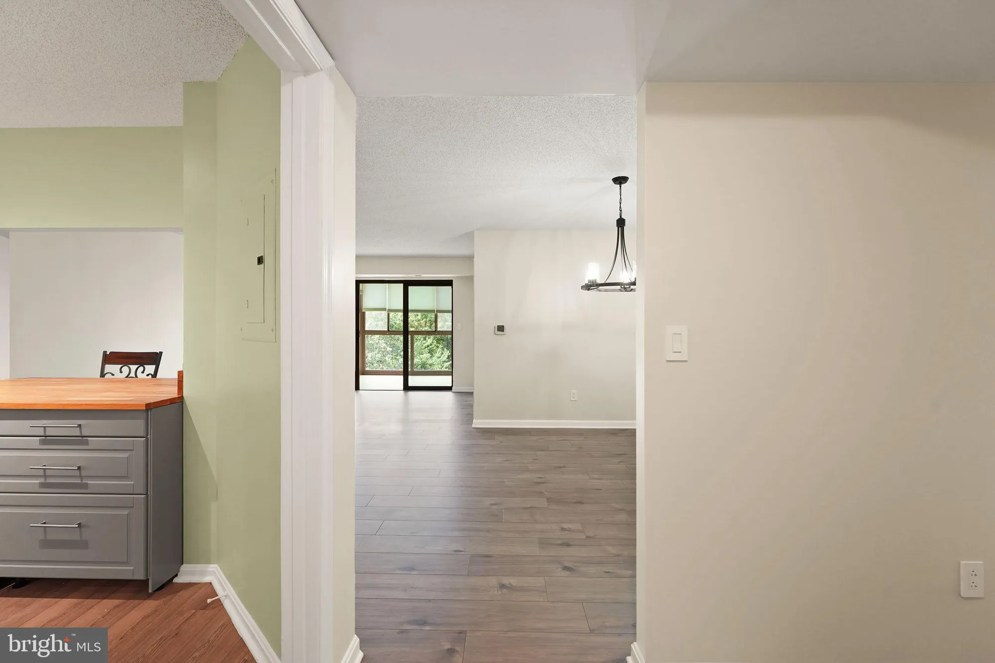 Property Slideshow image 8 of 33 | 19385 cypress ridge ter unit 522, Leesburg, VA, 20176