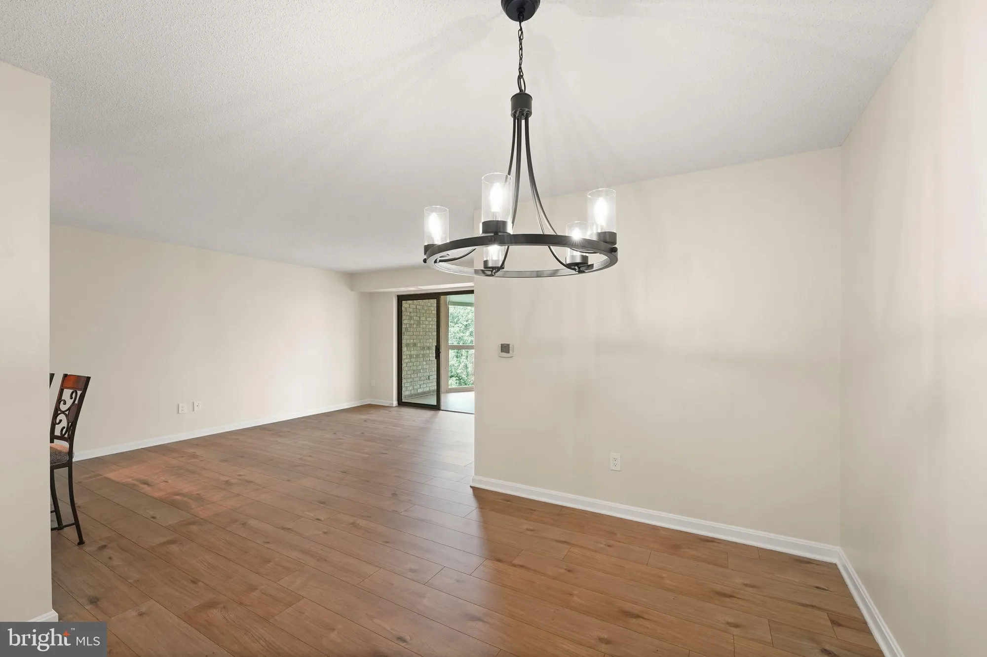 Property Slideshow image 10 of 33 | 19385 cypress ridge ter unit 522, Leesburg, VA, 20176