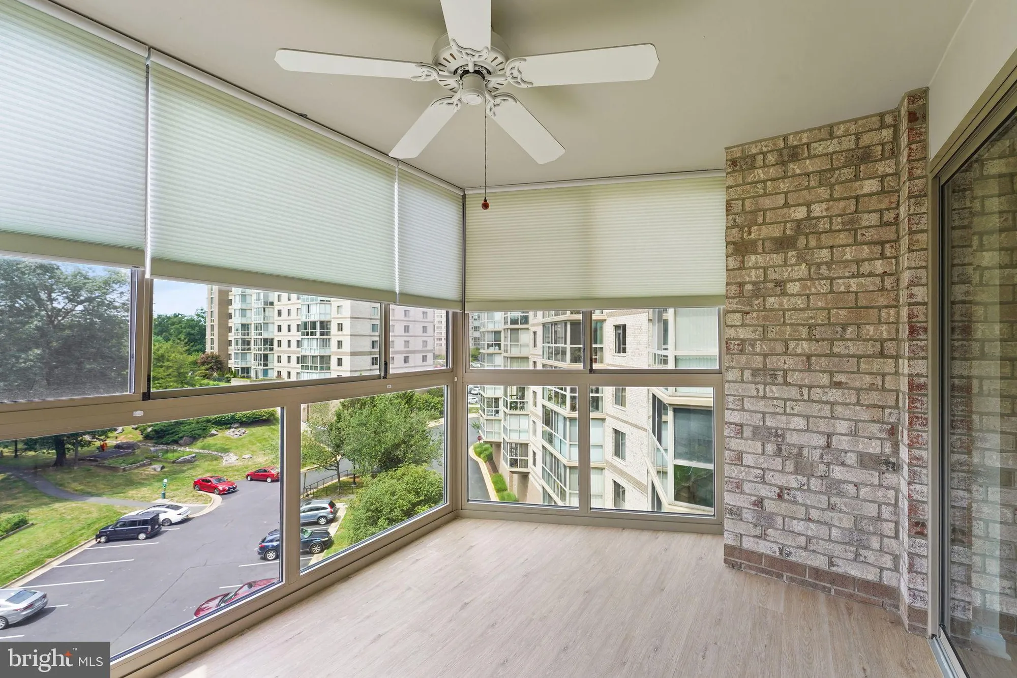 Property Slideshow image 14 of 33 | 19385 cypress ridge ter unit 522, Leesburg, VA, 20176