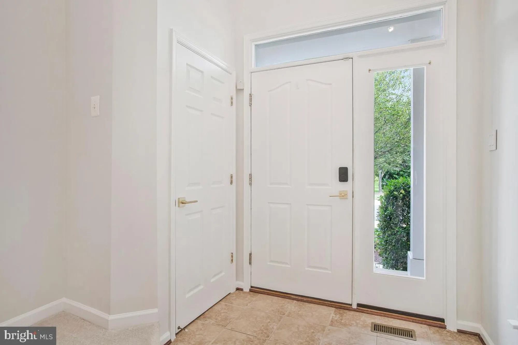 Property Slideshow image 7 of 81 | 8736 endless ocean way 24, Columbia, MD, 21045