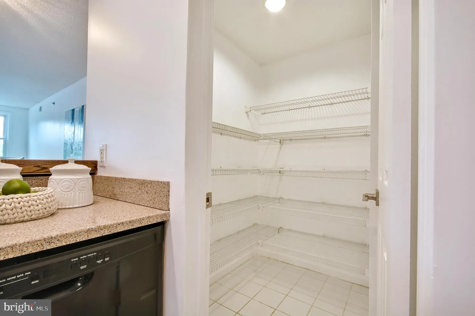 Property Slideshow image 7 of 44 | 930 astern way 511, Annapolis, MD, 21401