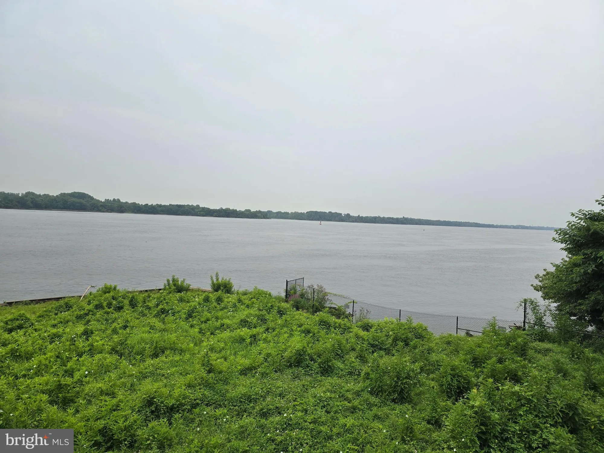 Property Slideshow image 2 of 11 | 58201 delaire landing rd 201, Philadelphia, PA, 19114