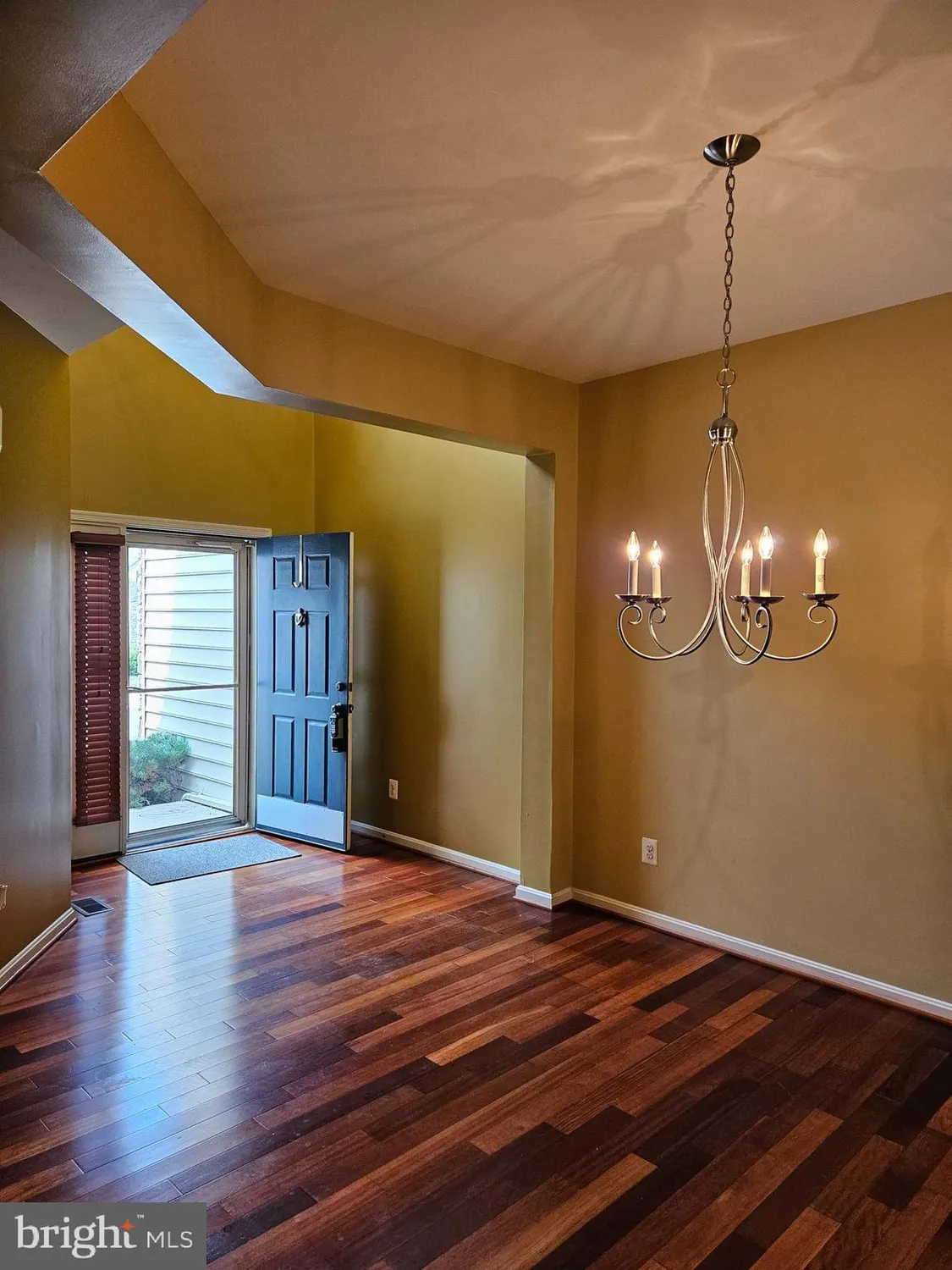 Property Slideshow image 3 of 52 | 228 anita ct, Newark, DE, 19702