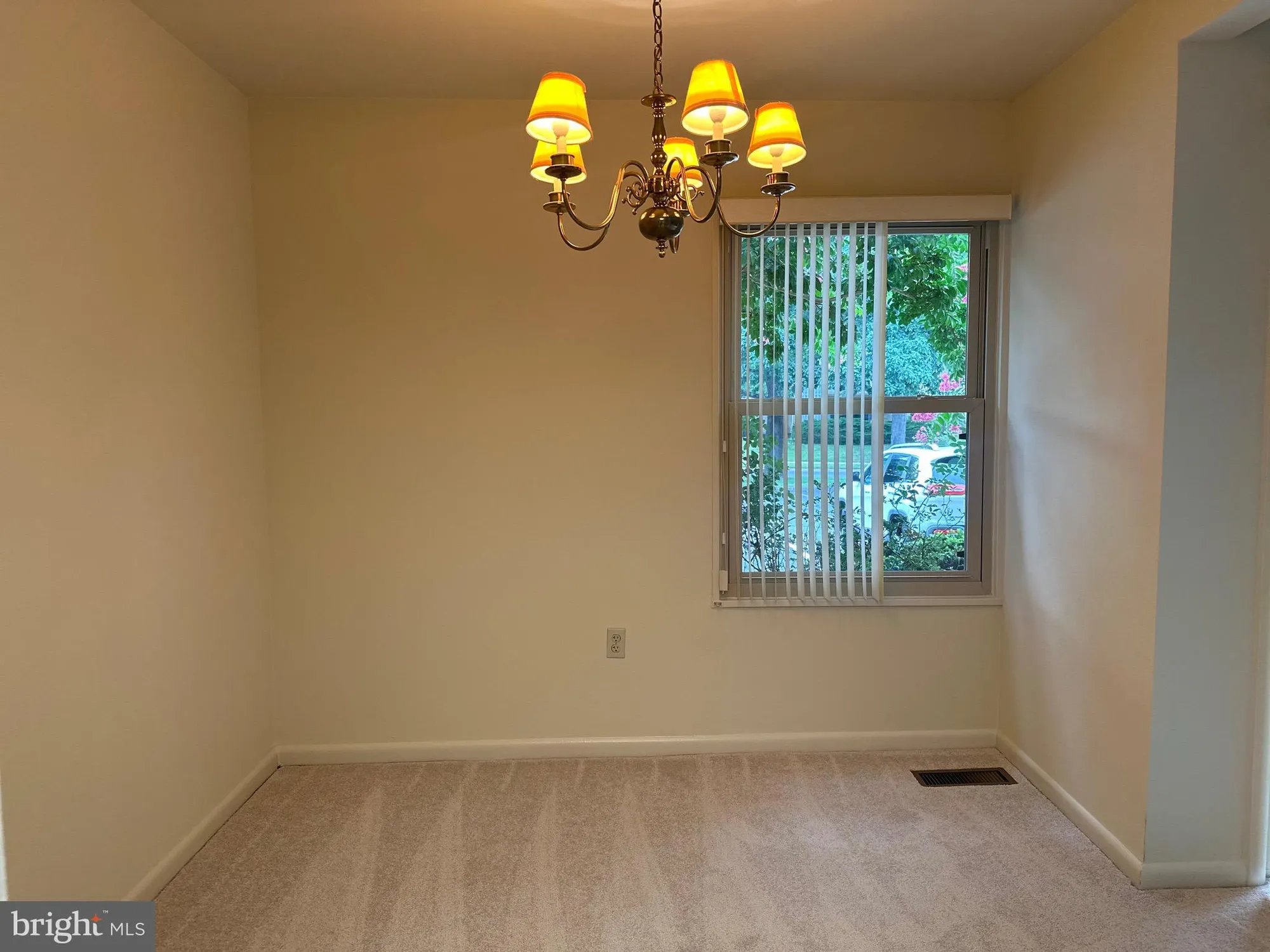 Property Slideshow image 7 of 12 | 3618 gleneagles dr 7-2e, Silver Spring, MD, 20906