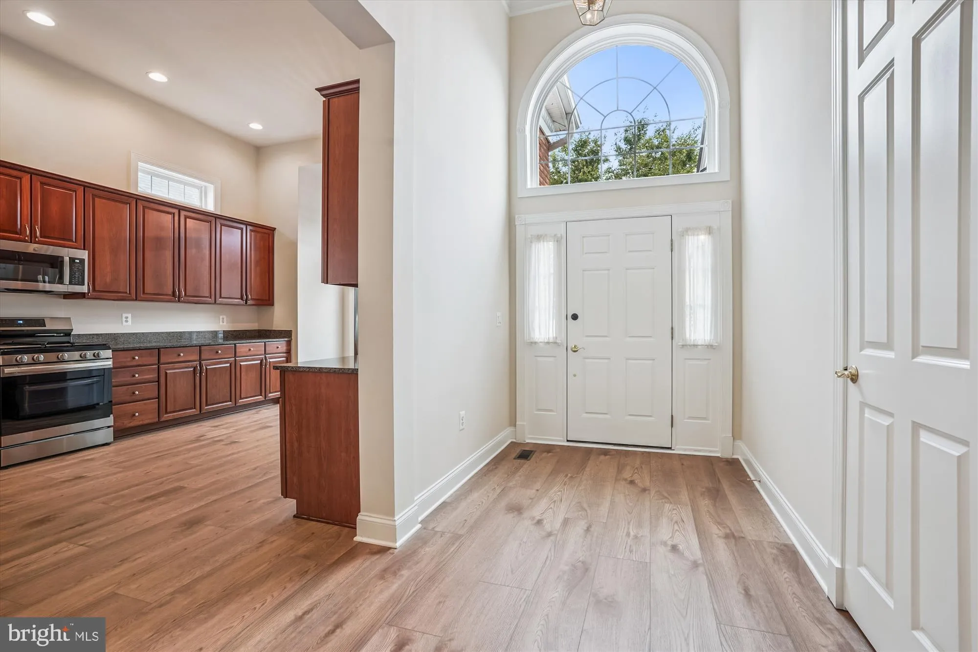 Property Slideshow image 4 of 86 | 15463 legacy way, Haymarket, VA, 20169