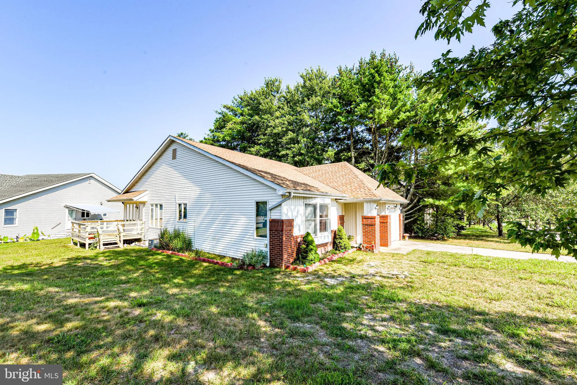 Property Slideshow image 21 of 27 | 23 cedar ave, Manahawkin, NJ, 08050
