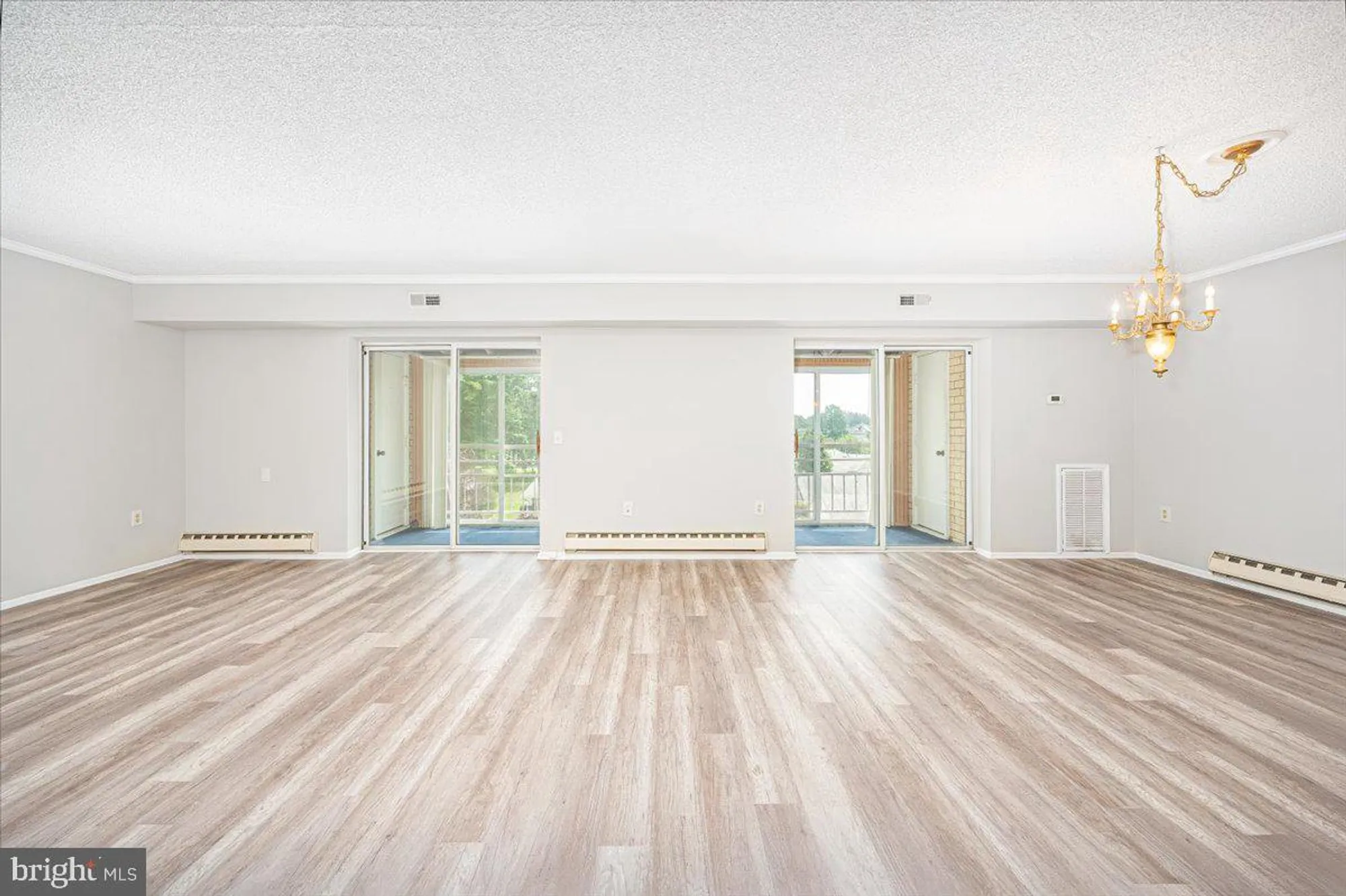 Property Slideshow image 4 of 41 | 15101 glade dr 10-3d, Silver Spring, MD, 20906