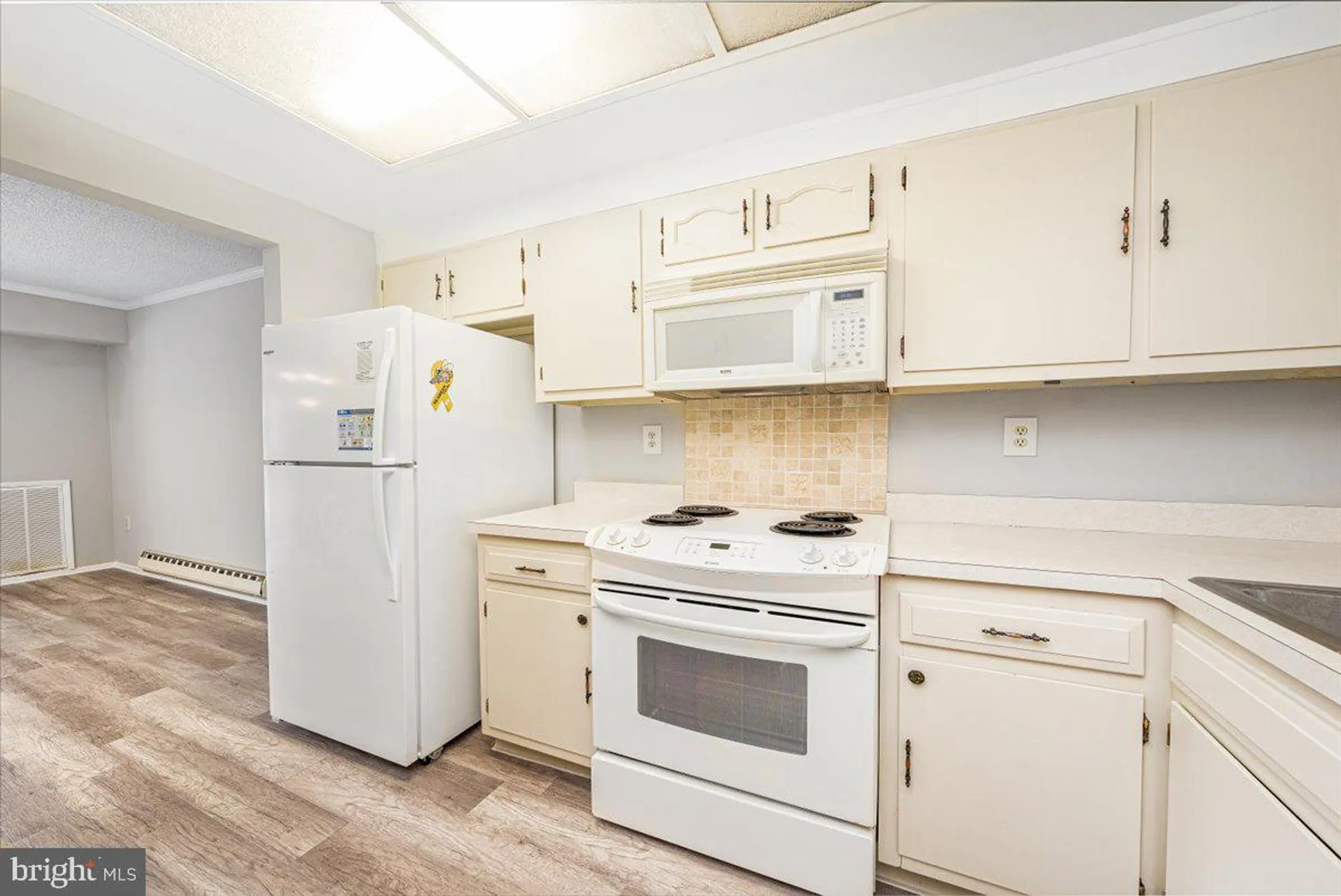 Property Slideshow image 11 of 41 | 15101 glade dr 10-3d, Silver Spring, MD, 20906