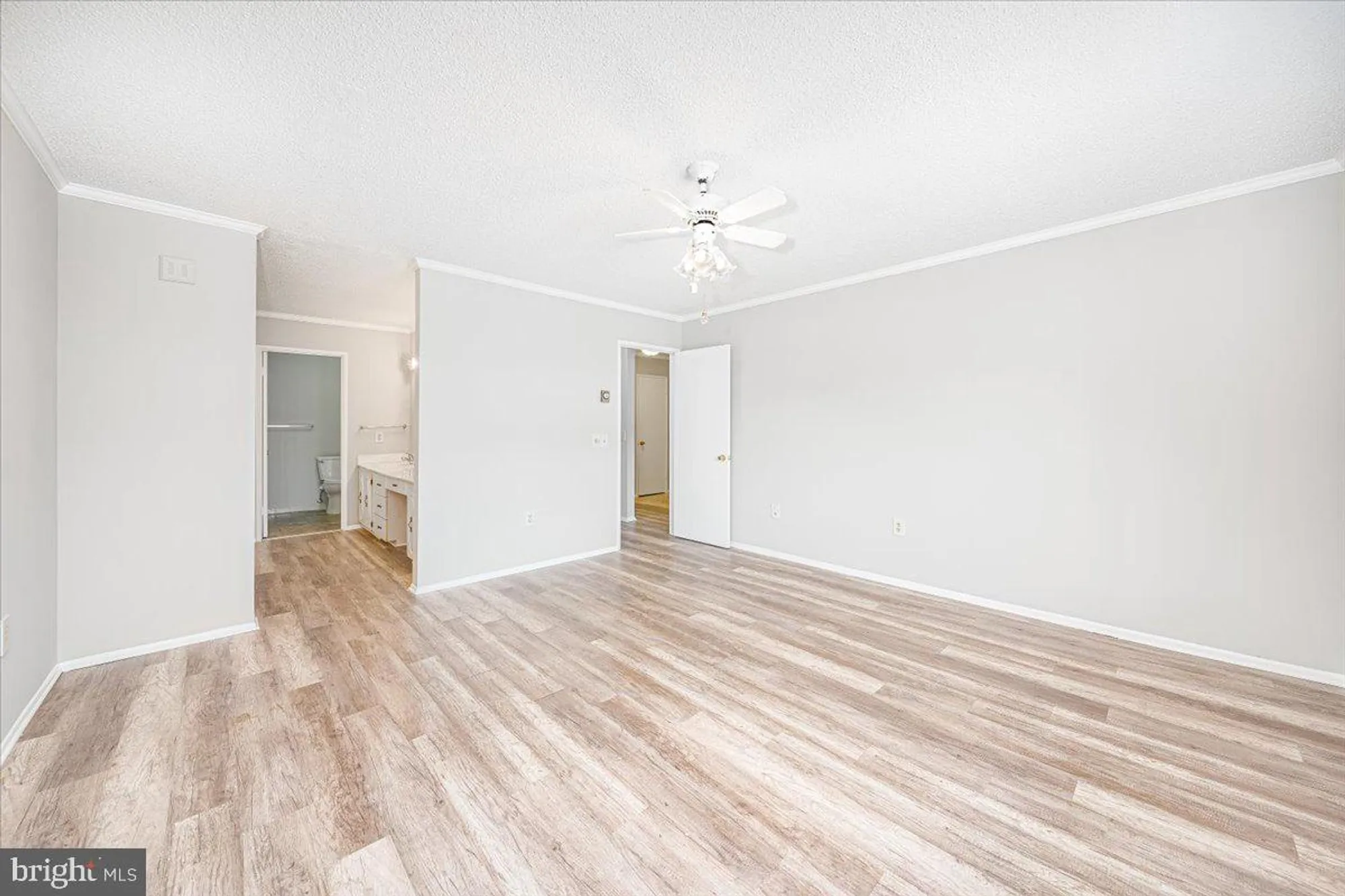 Property Slideshow image 15 of 41 | 15101 glade dr 10-3d, Silver Spring, MD, 20906