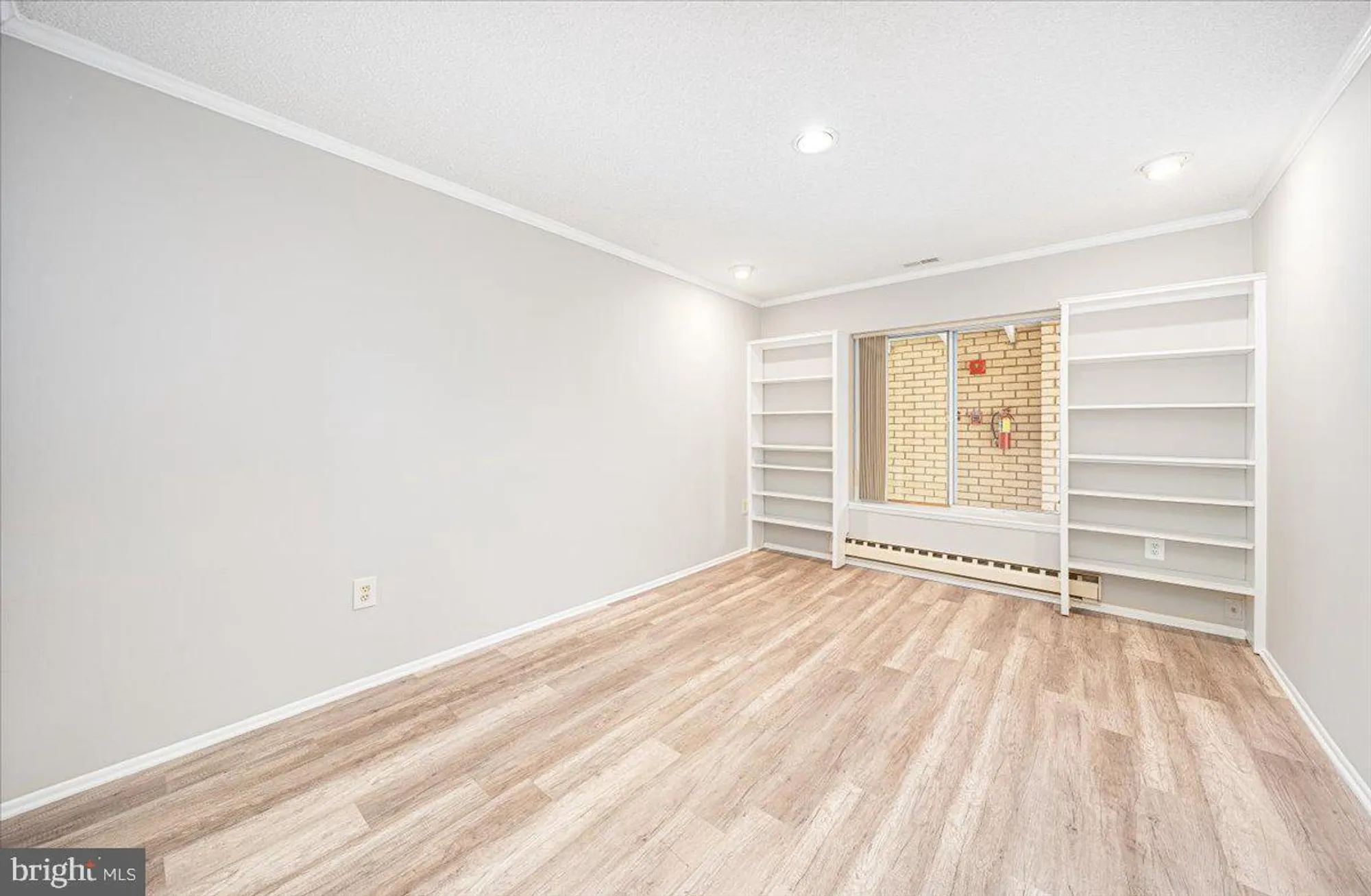 Property Slideshow image 18 of 41 | 15101 glade dr 10-3d, Silver Spring, MD, 20906