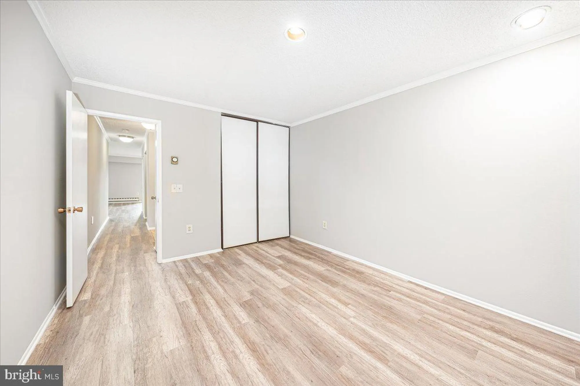 Property Slideshow image 20 of 41 | 15101 glade dr 10-3d, Silver Spring, MD, 20906
