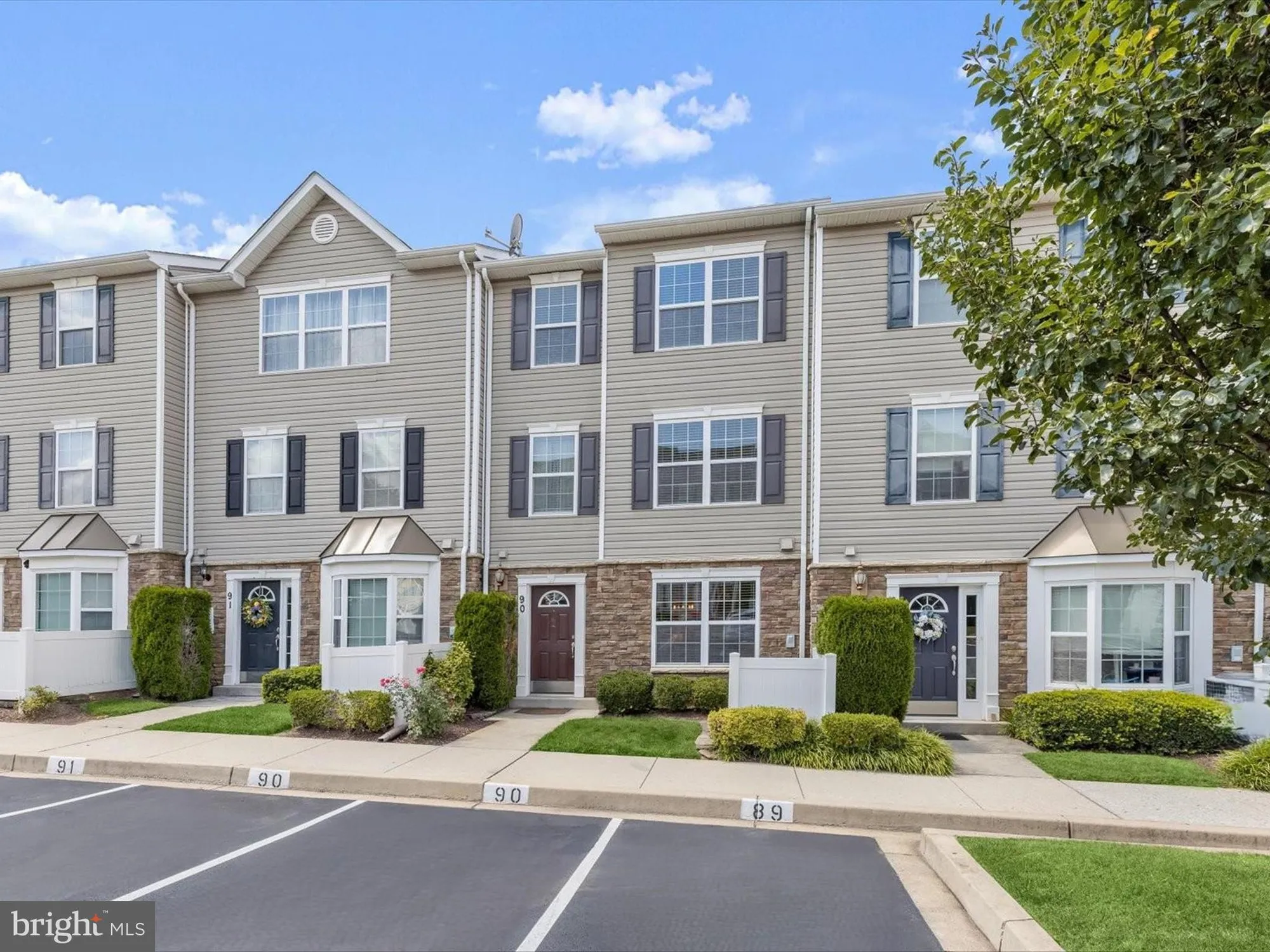 Property Slideshow image 1 of 61 | 1909 lennox dr 90, Eldersburg, MD, 21784