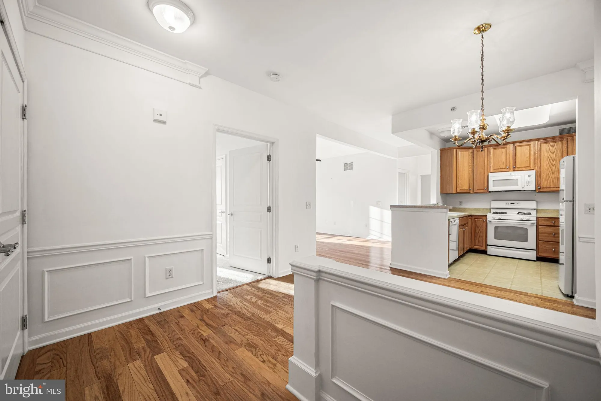 Property Slideshow image 3 of 33 | 231 creekside dr, Brookhaven, PA, 19015