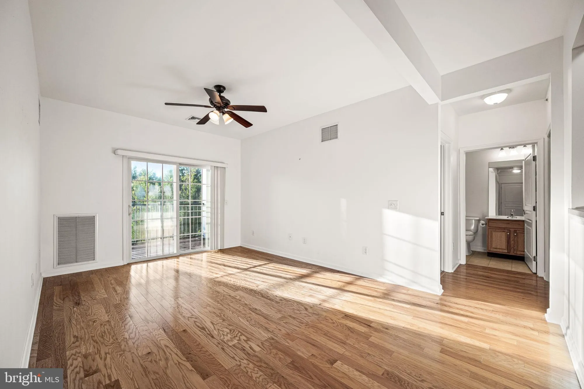 Property Slideshow image 13 of 33 | 231 creekside dr, Brookhaven, PA, 19015