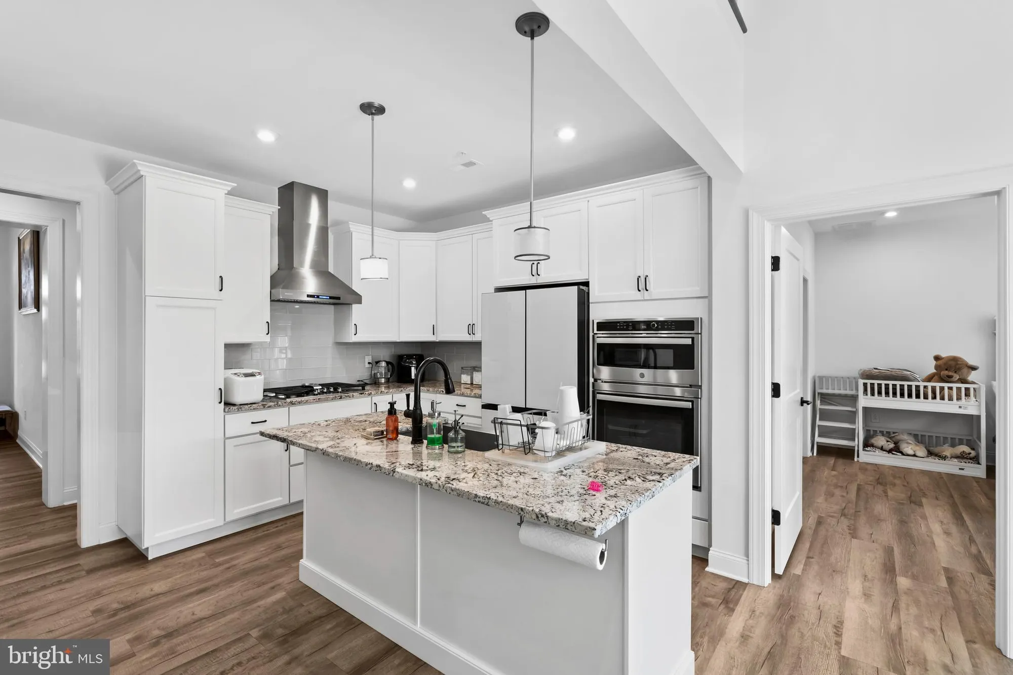 Property Slideshow image 15 of 38 | 905 holden ct, Warminster, PA, 18974