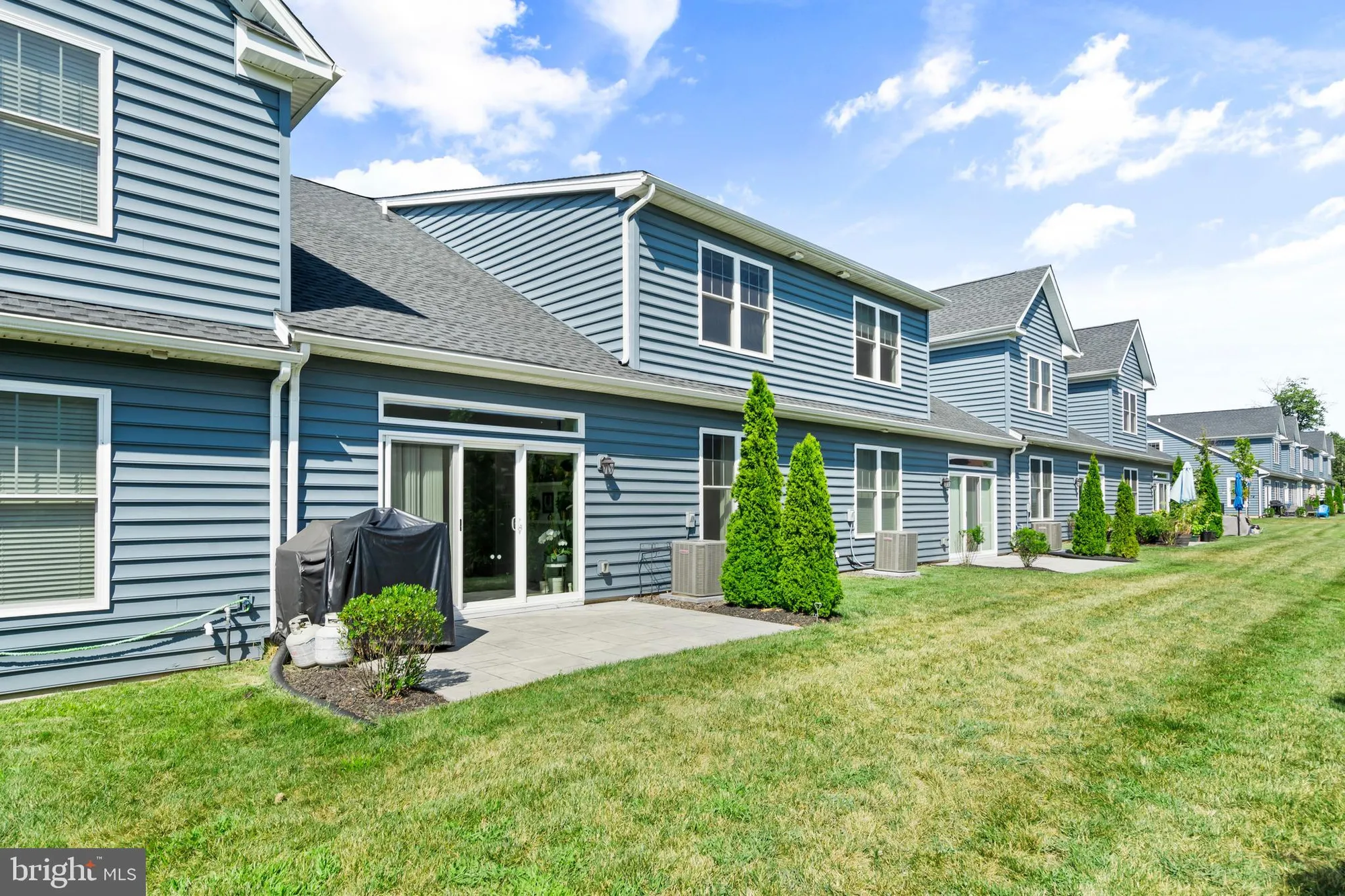 Property Slideshow image 6 of 38 | 905 holden ct, Warminster, PA, 18974