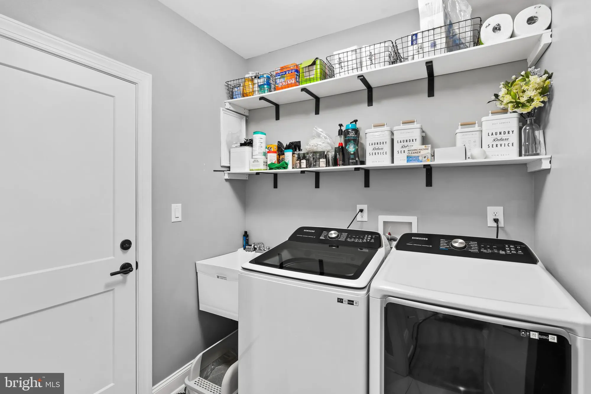 Property Slideshow image 33 of 38 | 905 holden ct, Warminster, PA, 18974