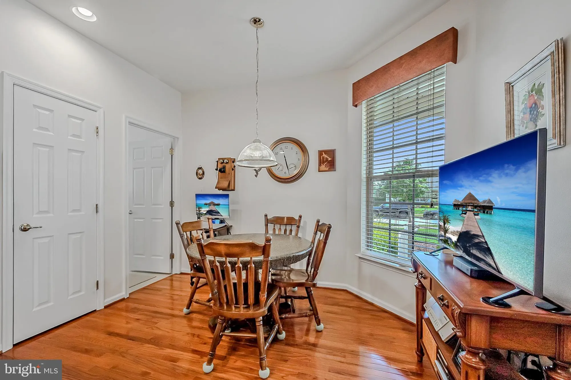 Property Slideshow image 5 of 23 | 102 springmill dr, Middletown, DE, 19709