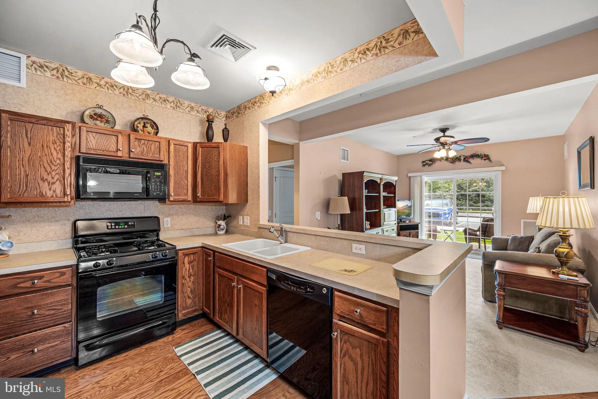 Property Slideshow image 12 of 26 | 113 creekside dr # 3, Brookhaven, PA, 19015