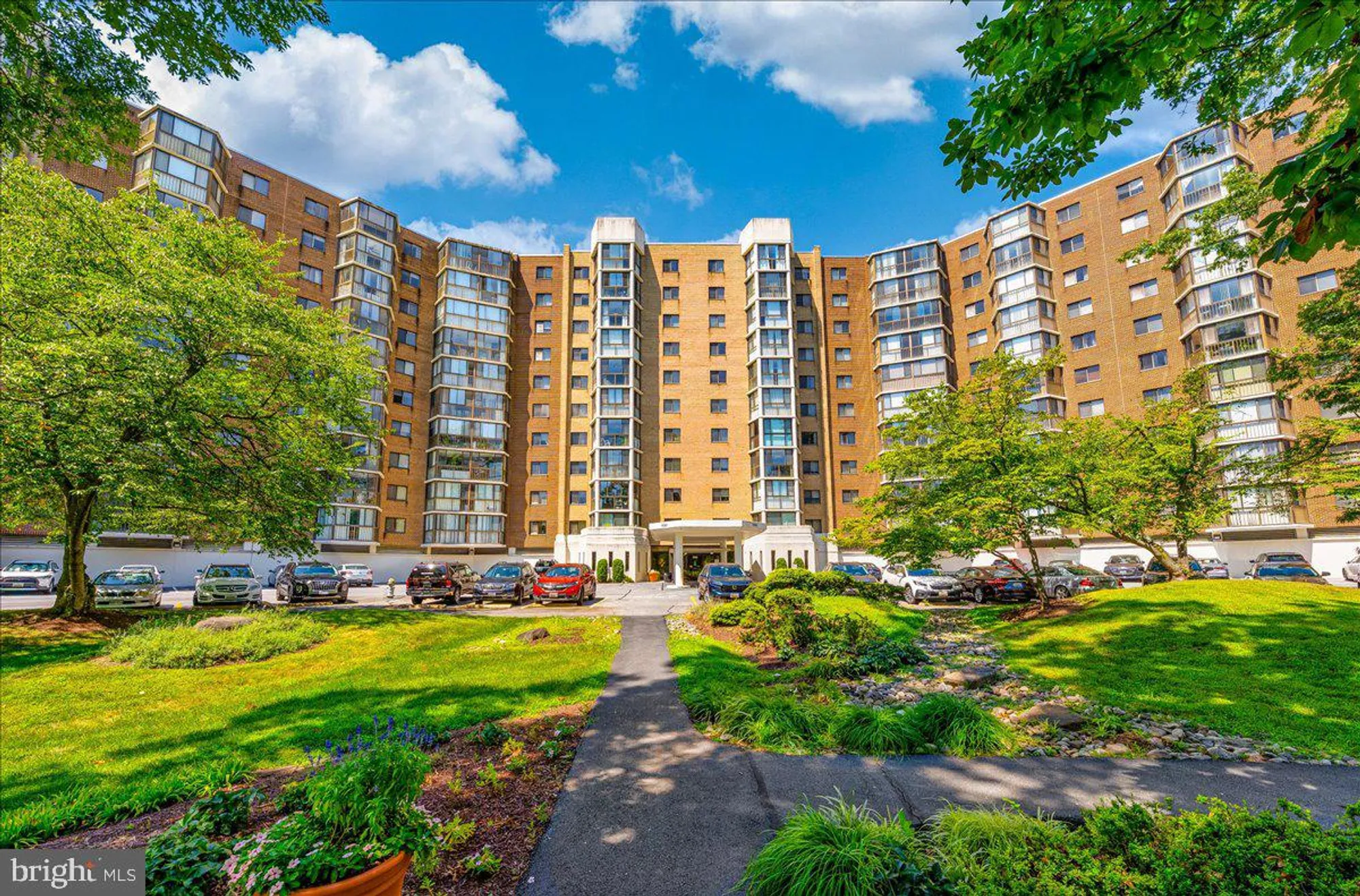 Property Slideshow image 2 of 50 | 15101 interlachen dr 1-807, Silver Spring, MD, 20906
