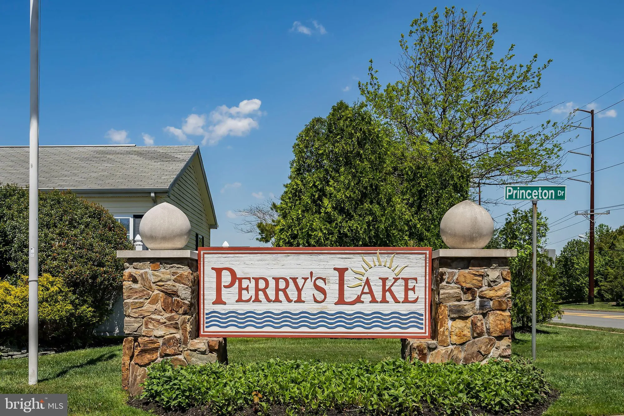 Property Slideshow image 29 of 32 | 36 fort lee dr, Manahawkin, NJ, 08050